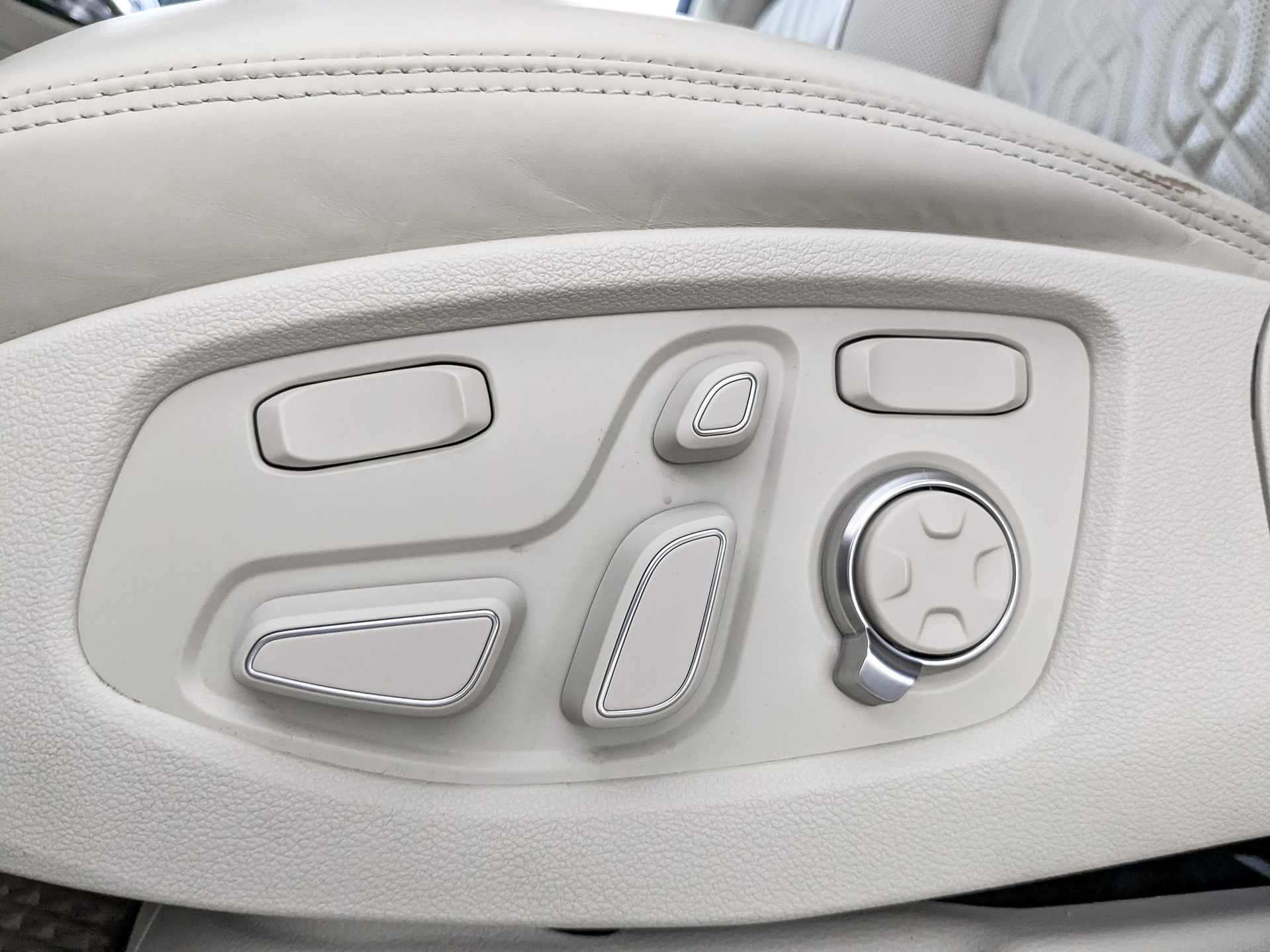 GENESIS G90 5.00 (413 л.с), автомат, 2022, пробег 55 762 км