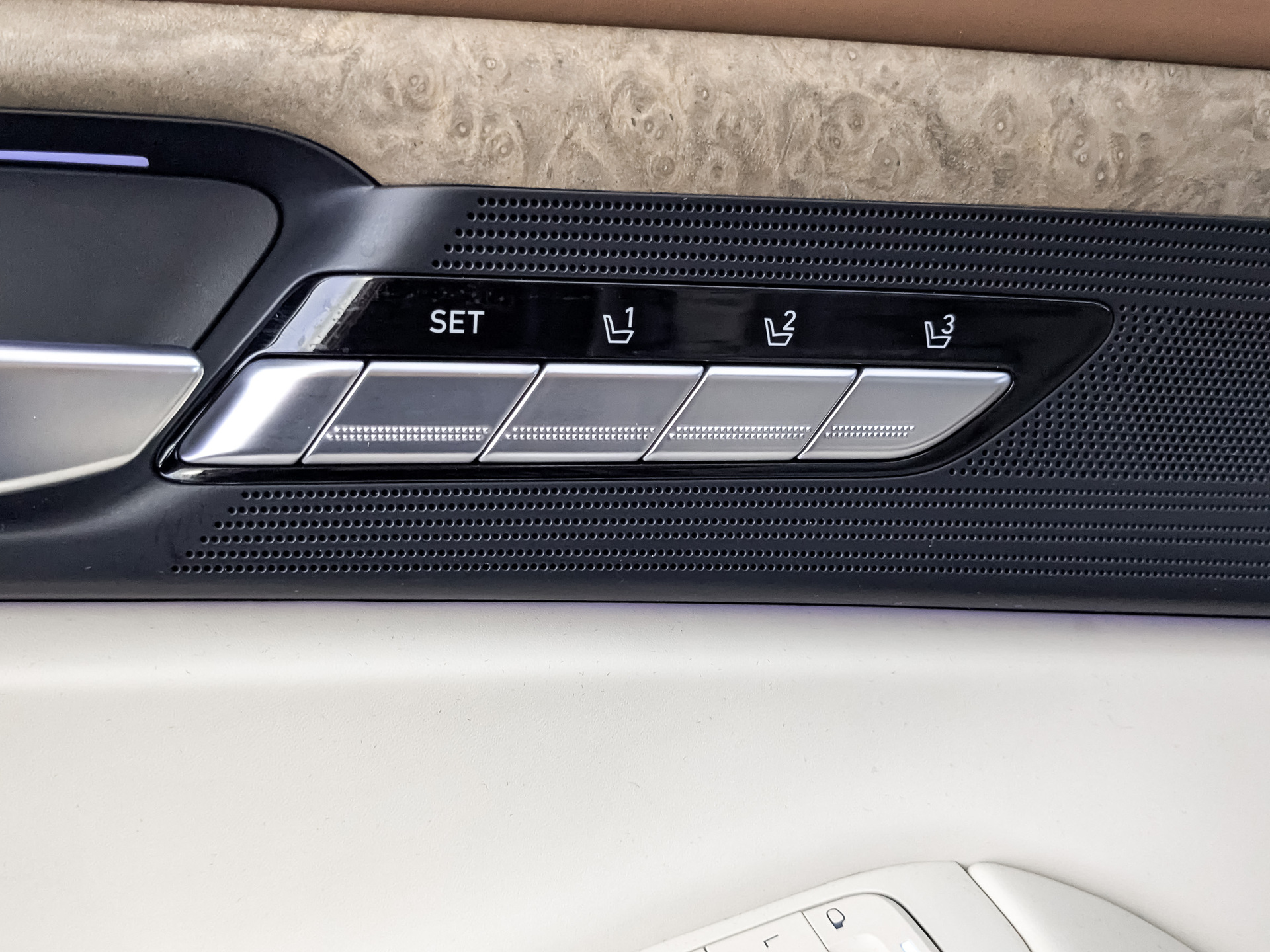 GENESIS G90 5.00 (413 л.с), автомат, 2022, пробег 55 762 км