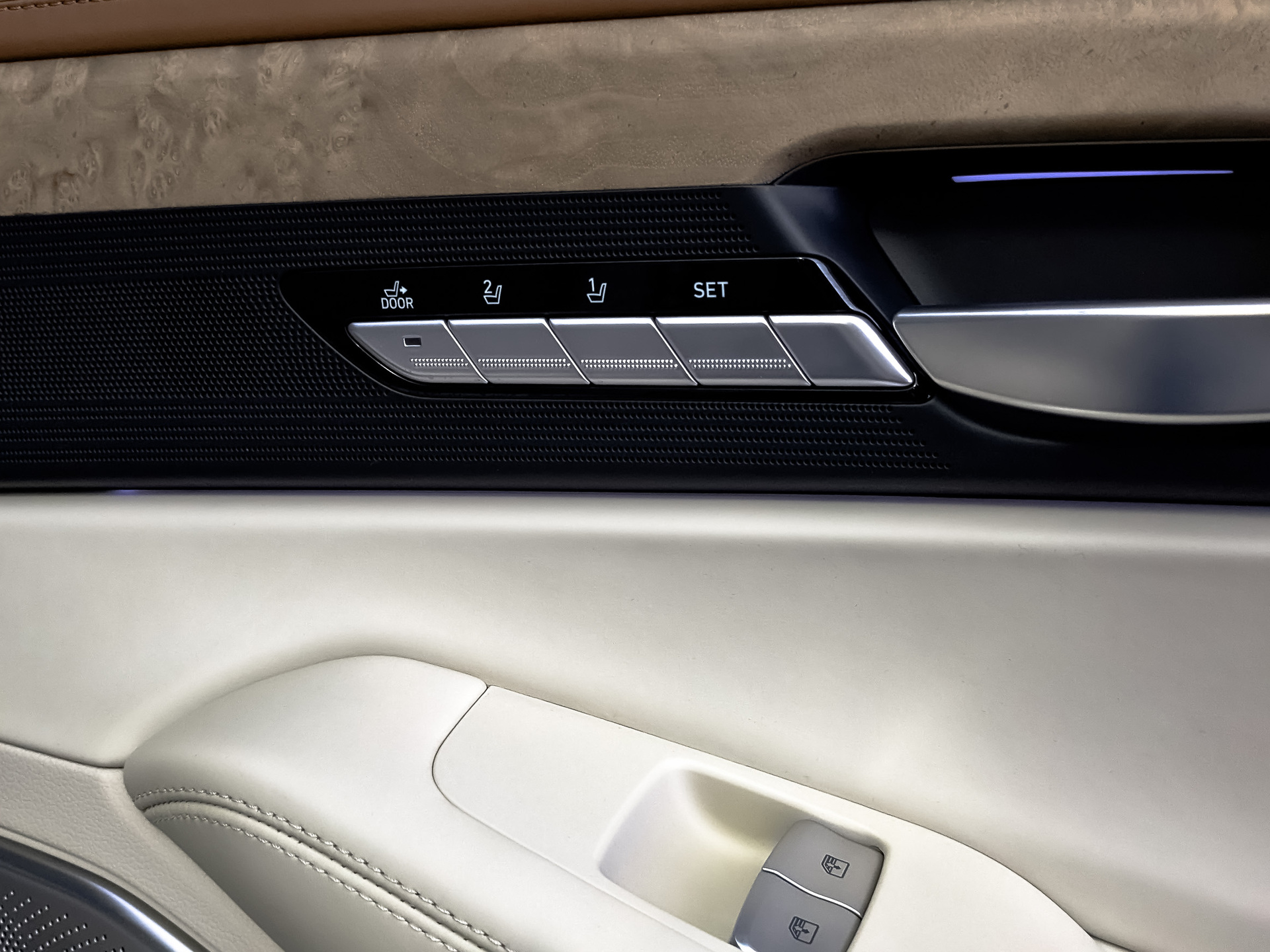GENESIS G90 5.00 (413 л.с), автомат, 2022, пробег 55 762 км