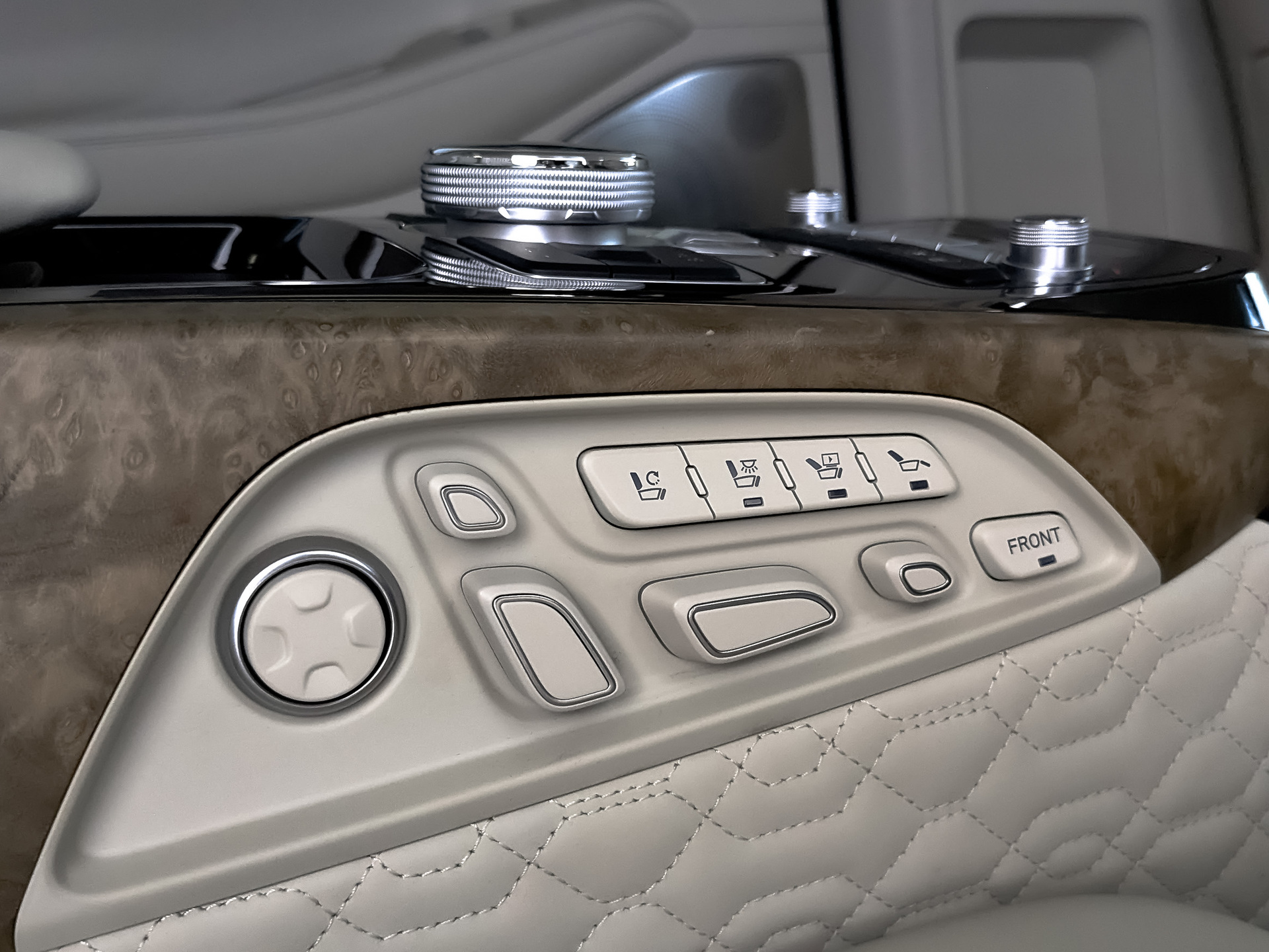 GENESIS G90 5.00 (413 л.с), автомат, 2022, пробег 55 762 км