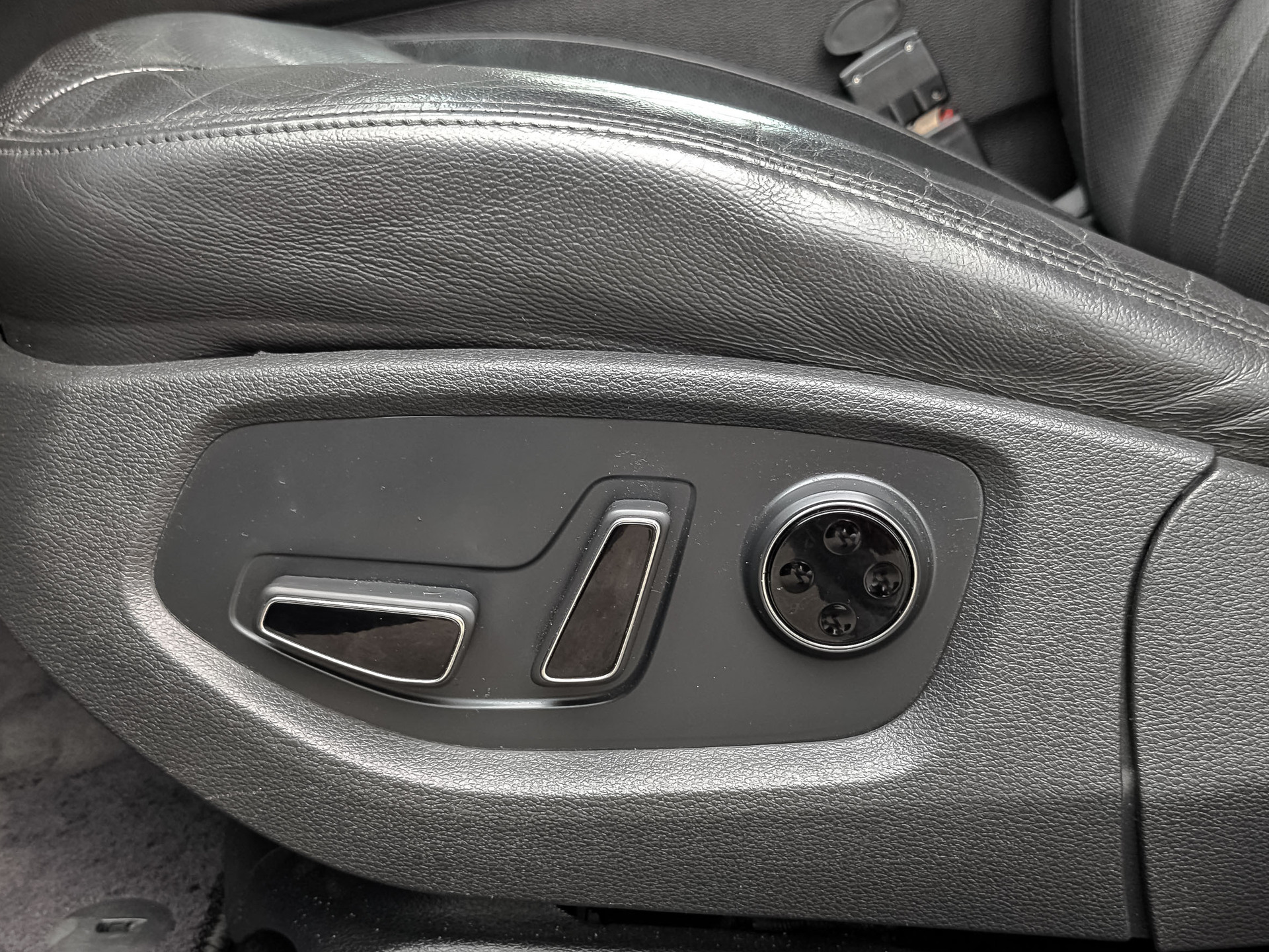 GENESIS G80 2.00 (197 л.с), автомат, 2019, пробег 223 337 км