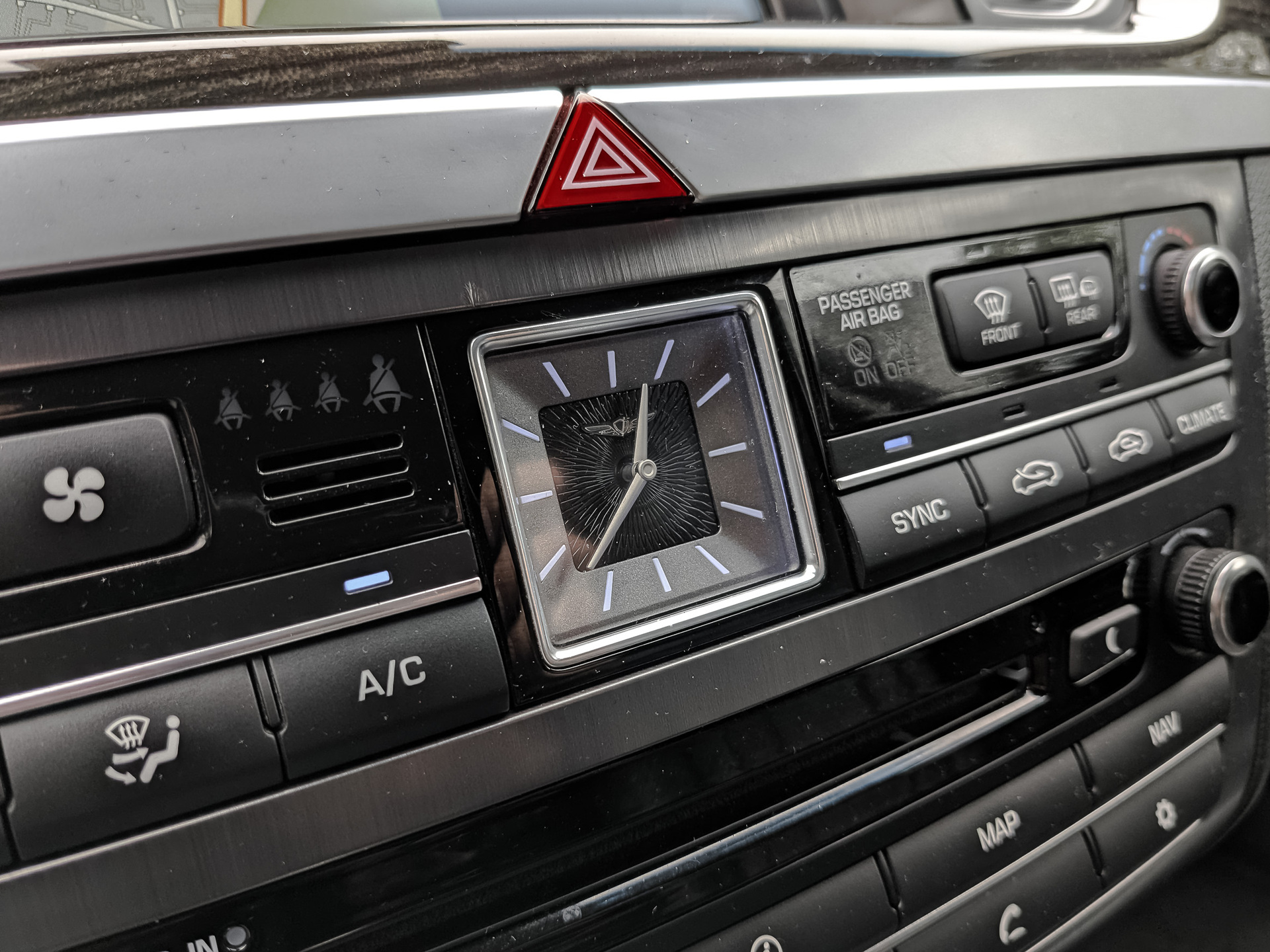 GENESIS G80 2.00 (197 л.с), автомат, 2019, пробег 223 337 км