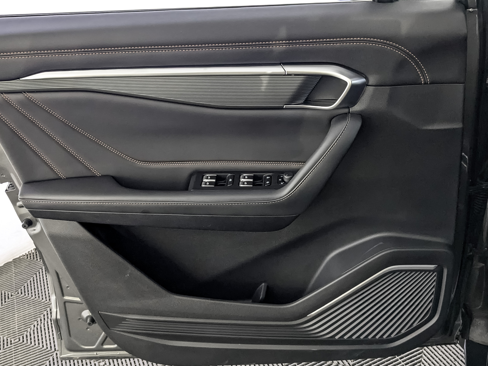 GEELY Okavango 2.00 (200 л.с), автомат, 2024, пробег 33 793 км