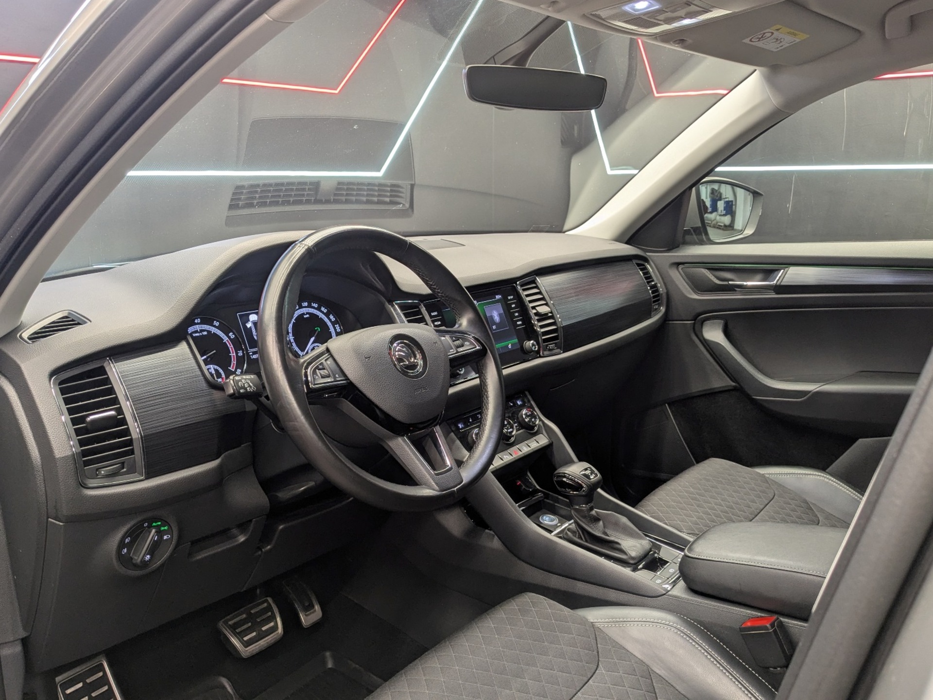 SKODA Kodiaq 2.00 (180 л.с), автомат, 2020, пробег 140 705 км