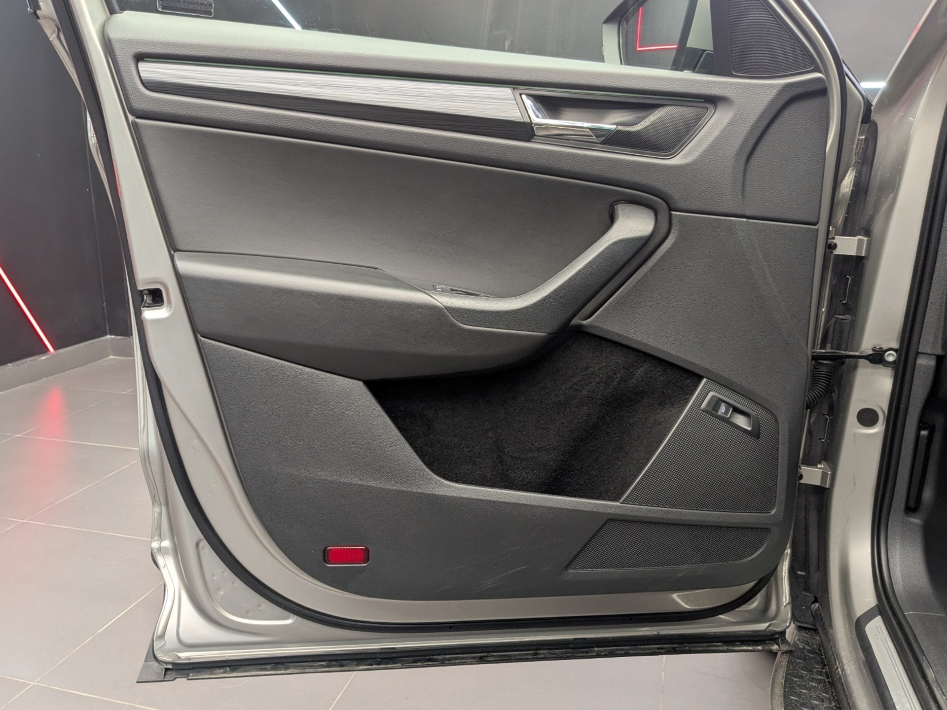 SKODA Kodiaq 2.00 (180 л.с), автомат, 2020, пробег 140 705 км