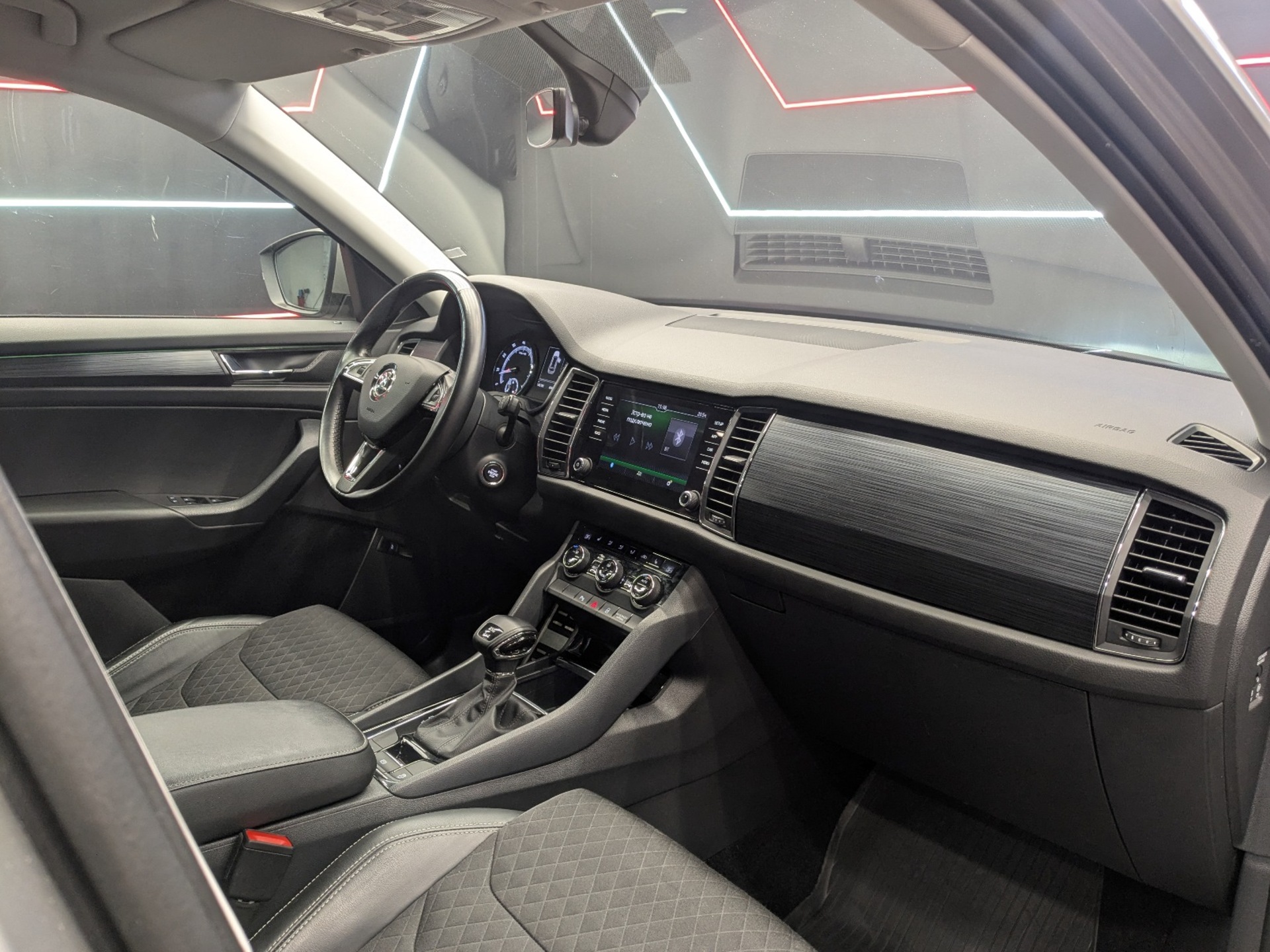 SKODA Kodiaq 2.00 (180 л.с), автомат, 2020, пробег 140 705 км