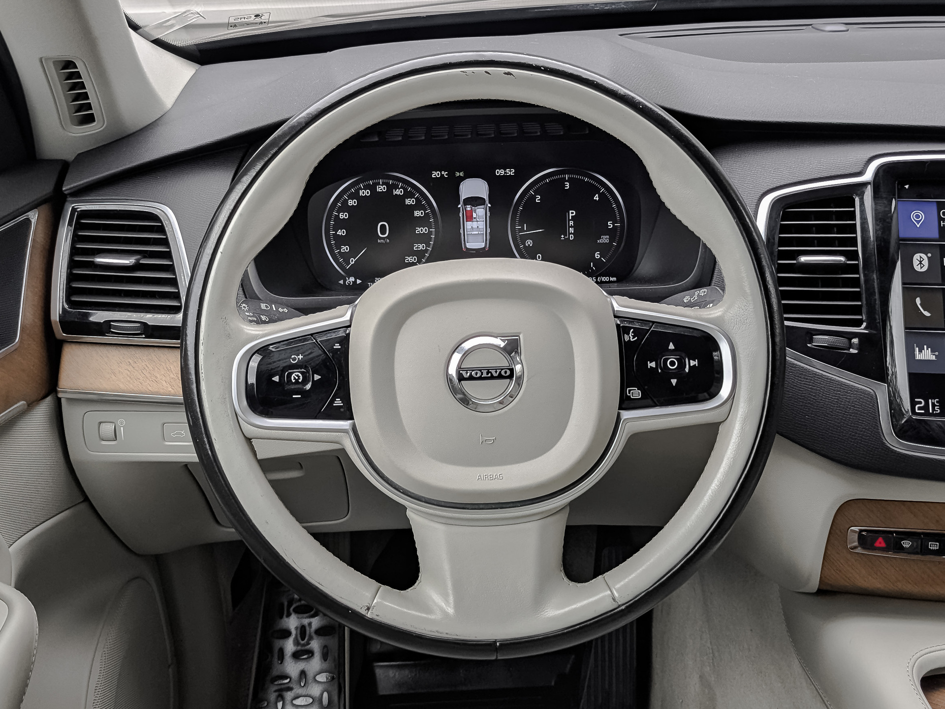 VOLVO XC90 2.00 (235 л.с), автомат, 2018, пробег 200 505 км