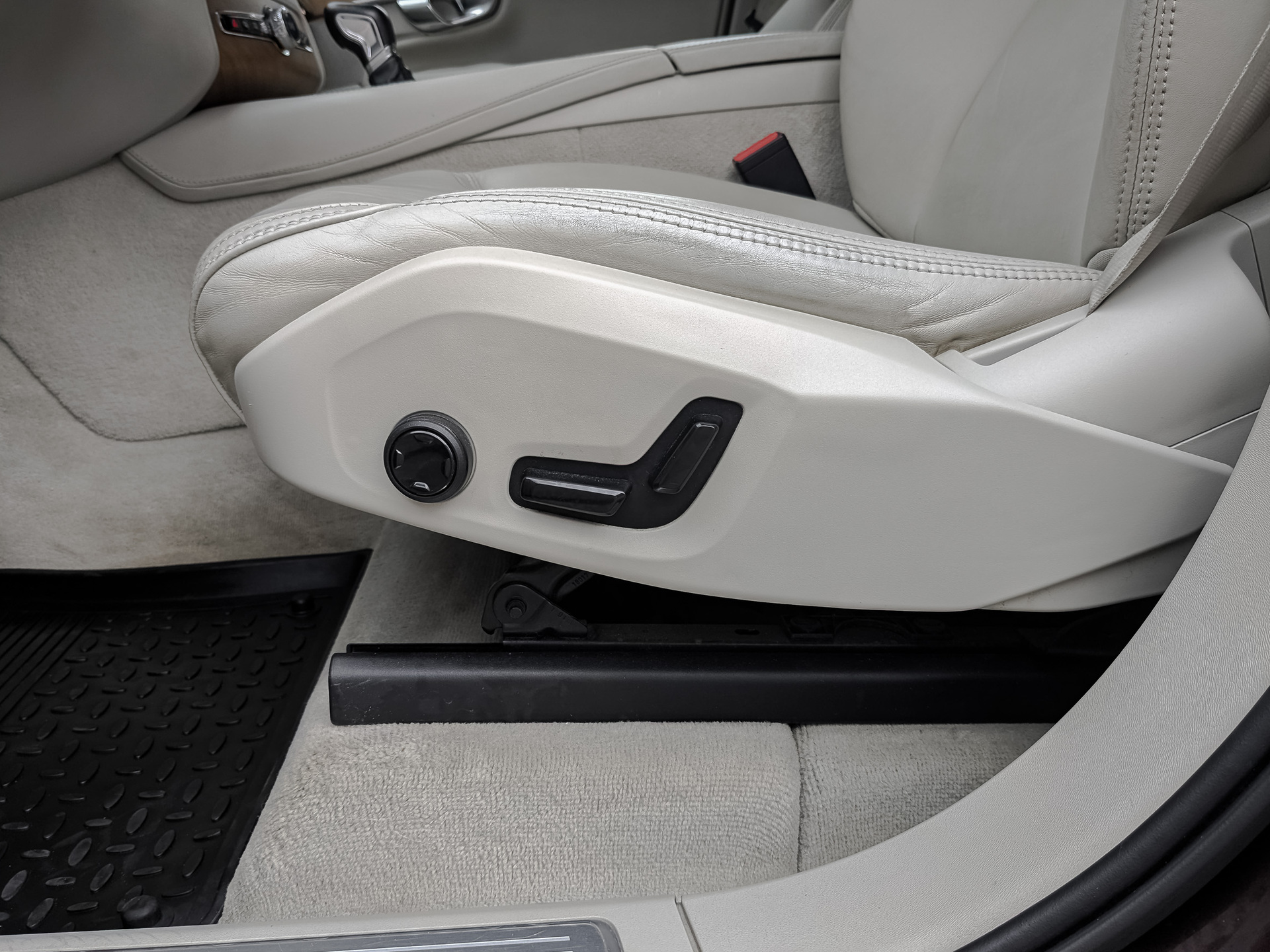 VOLVO XC90 2.00 (235 л.с), автомат, 2018, пробег 200 505 км