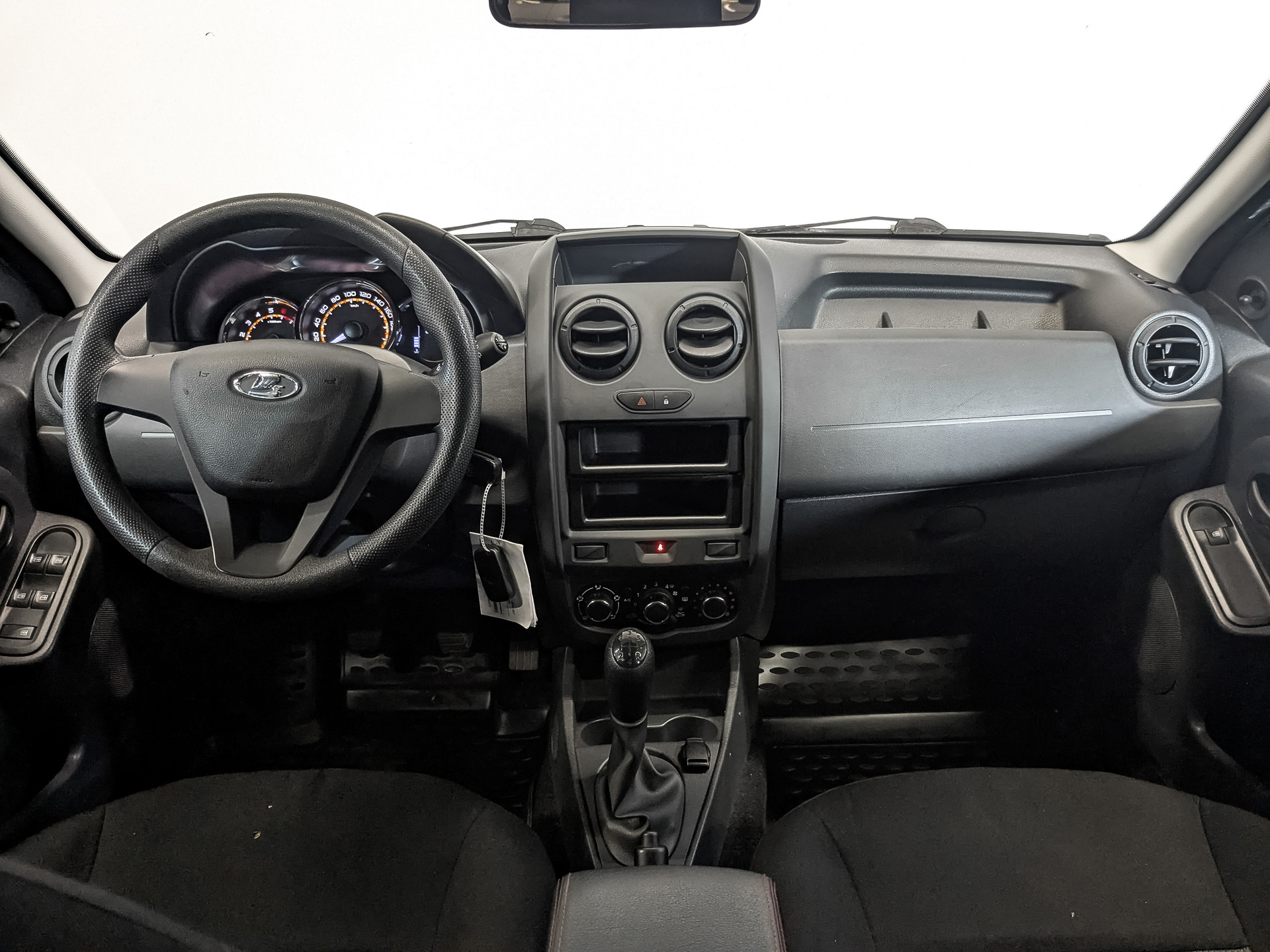 LADA Largus 1.60 (90 л.с), механическая, 2024, пробег 80 203 км