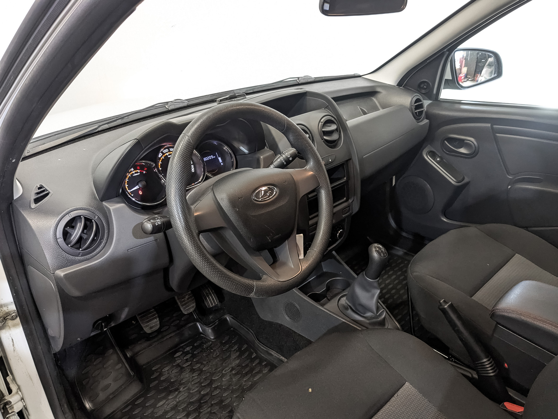 LADA Largus 1.60 (90 л.с), механическая, 2024, пробег 80 203 км