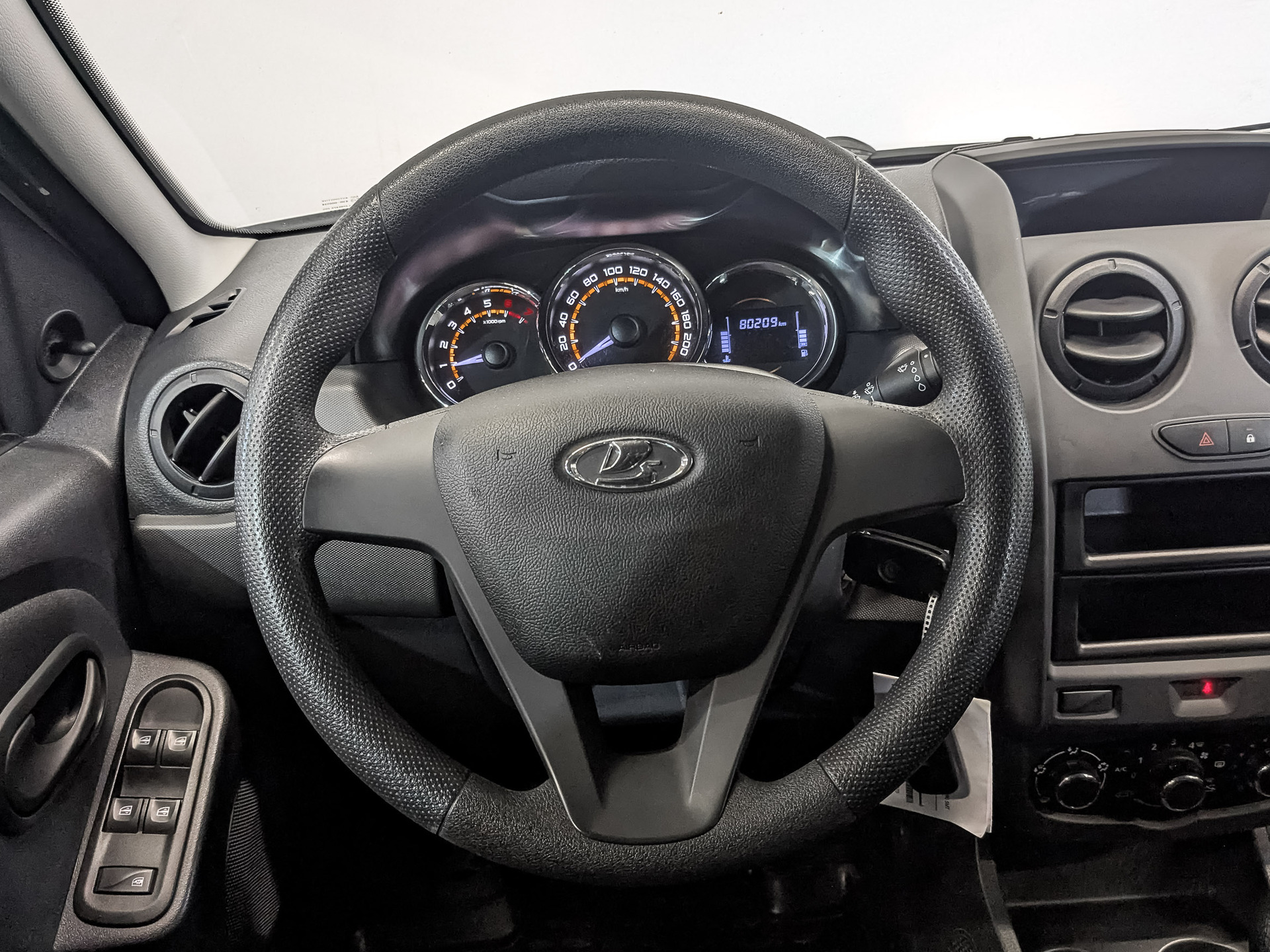 LADA Largus 1.60 (90 л.с), механическая, 2024, пробег 80 203 км