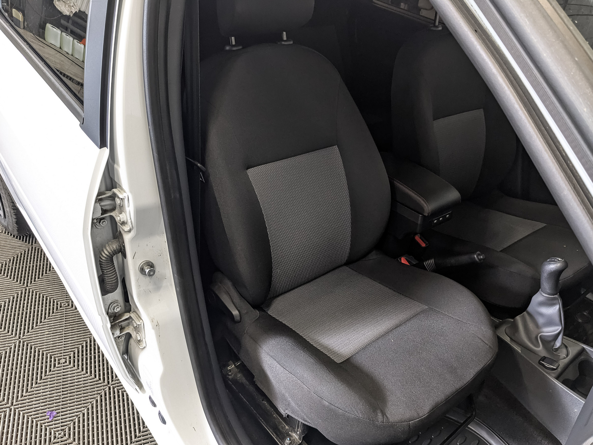 LADA Largus 1.60 (90 л.с), механическая, 2024, пробег 80 203 км