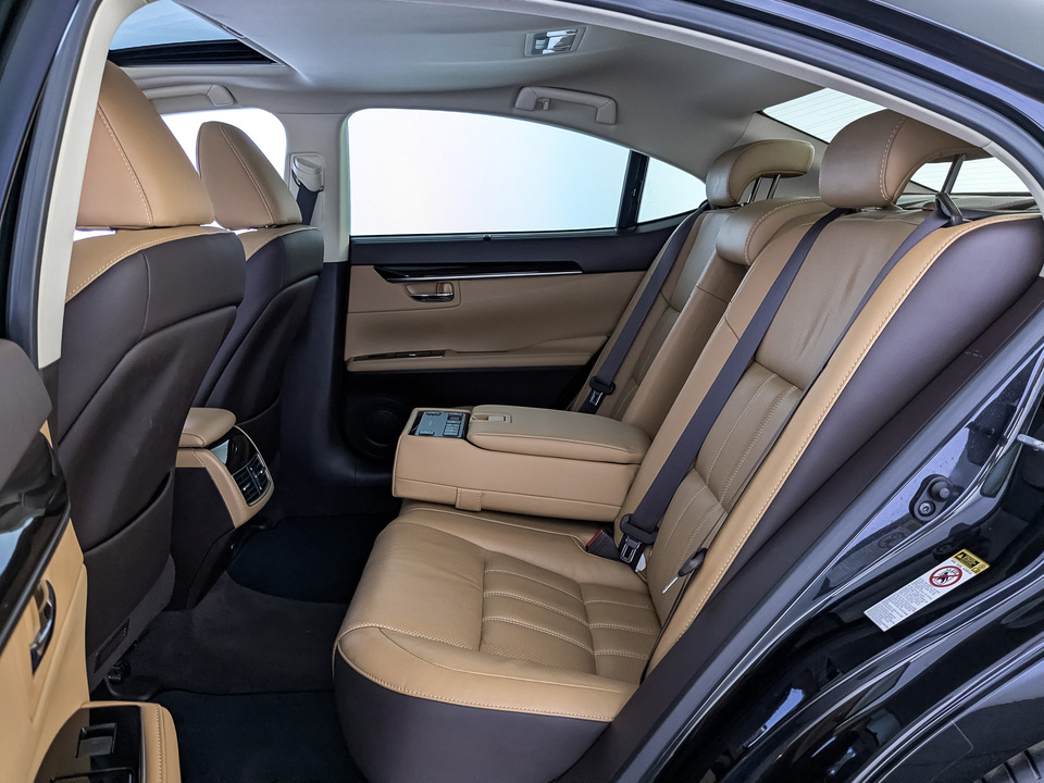 Фото Lexus ES с пробегом 99407 км