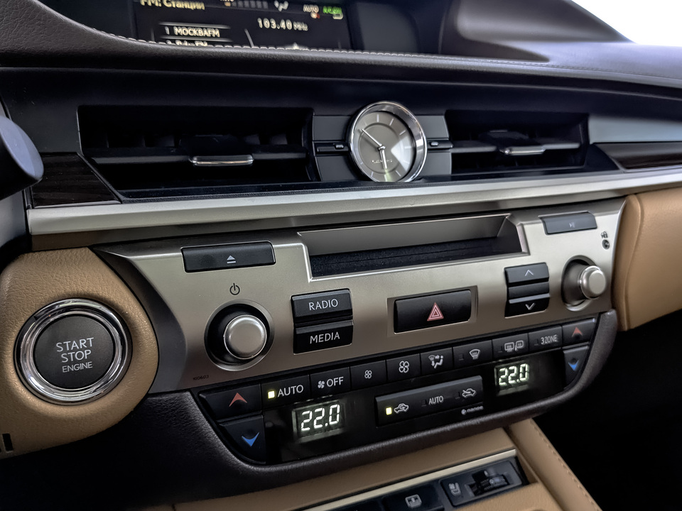 Фото Lexus ES с пробегом 99407 км