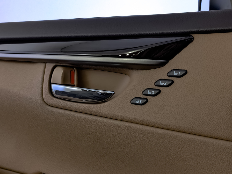 Фото Lexus ES с пробегом 99407 км