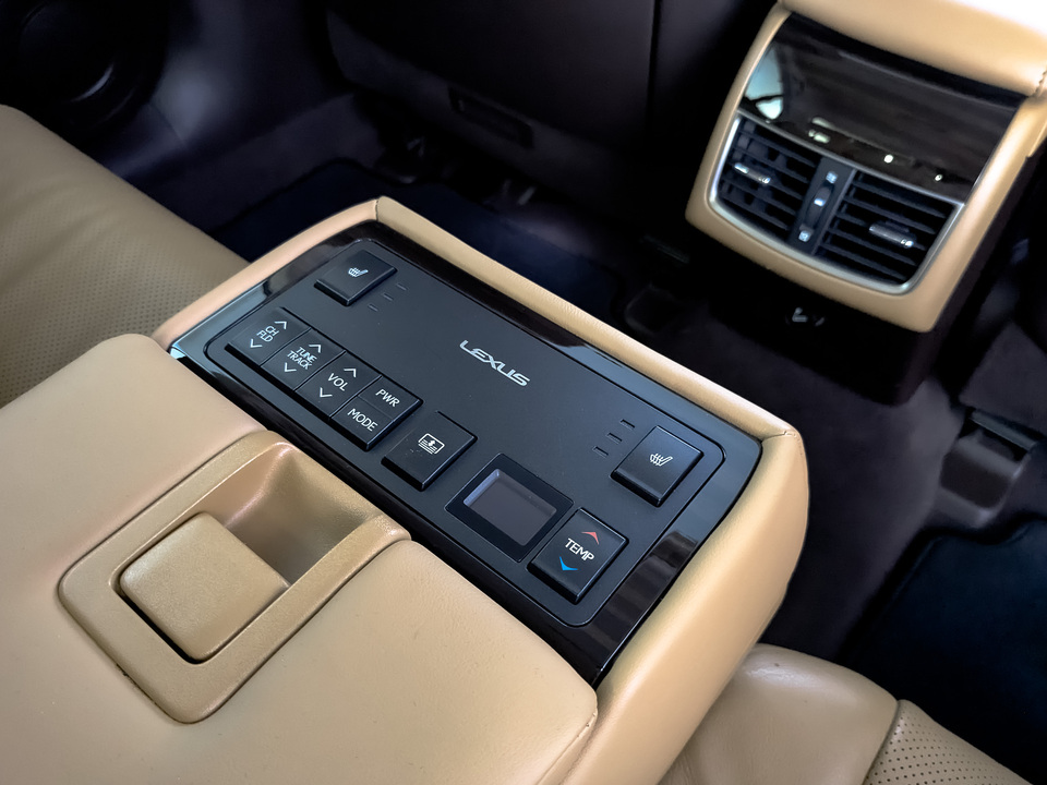 Фото Lexus ES с пробегом 99407 км