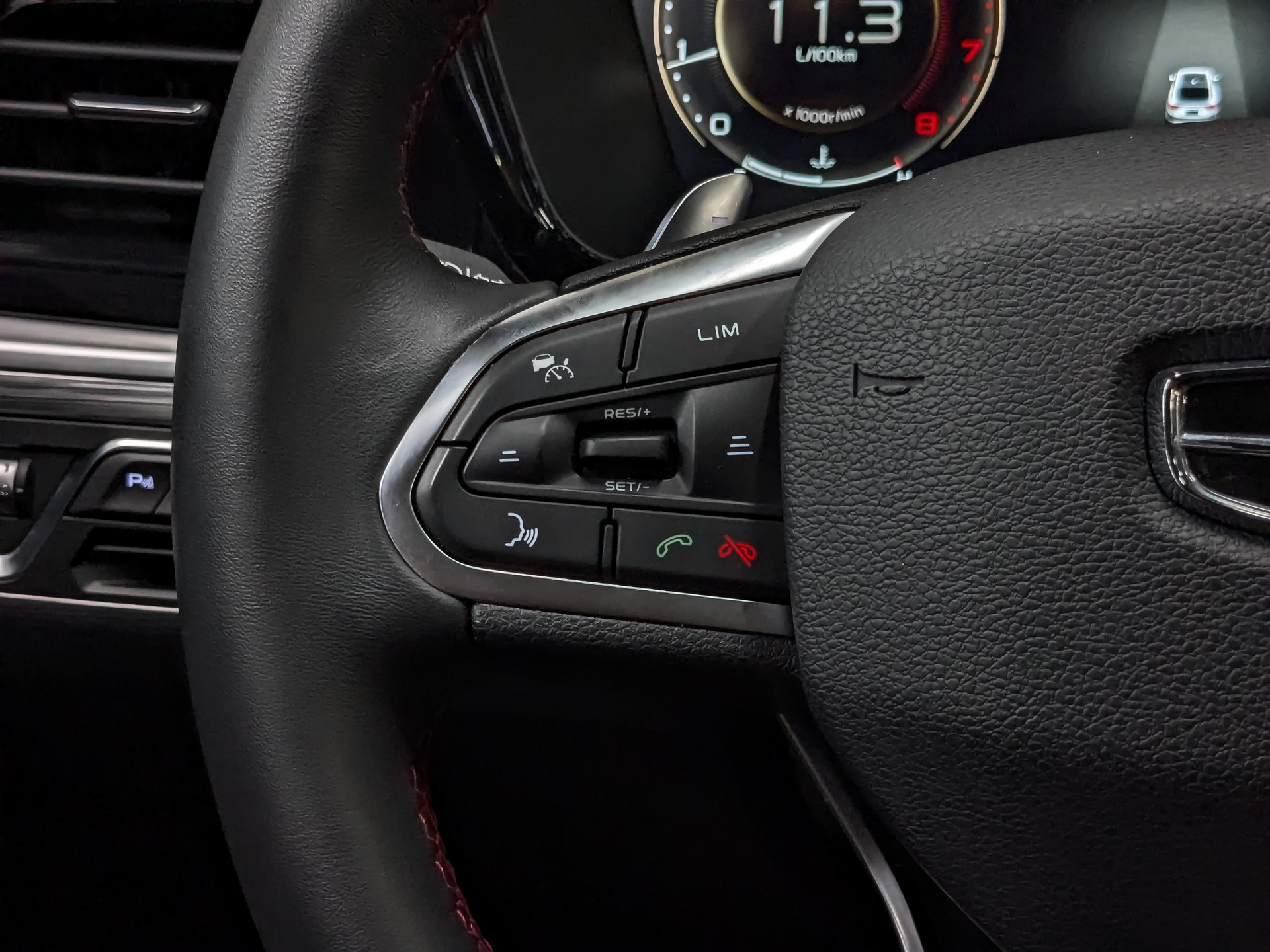 GEELY Tugella 2.00 (238 л.с), автомат, 2023, пробег 33 260 км