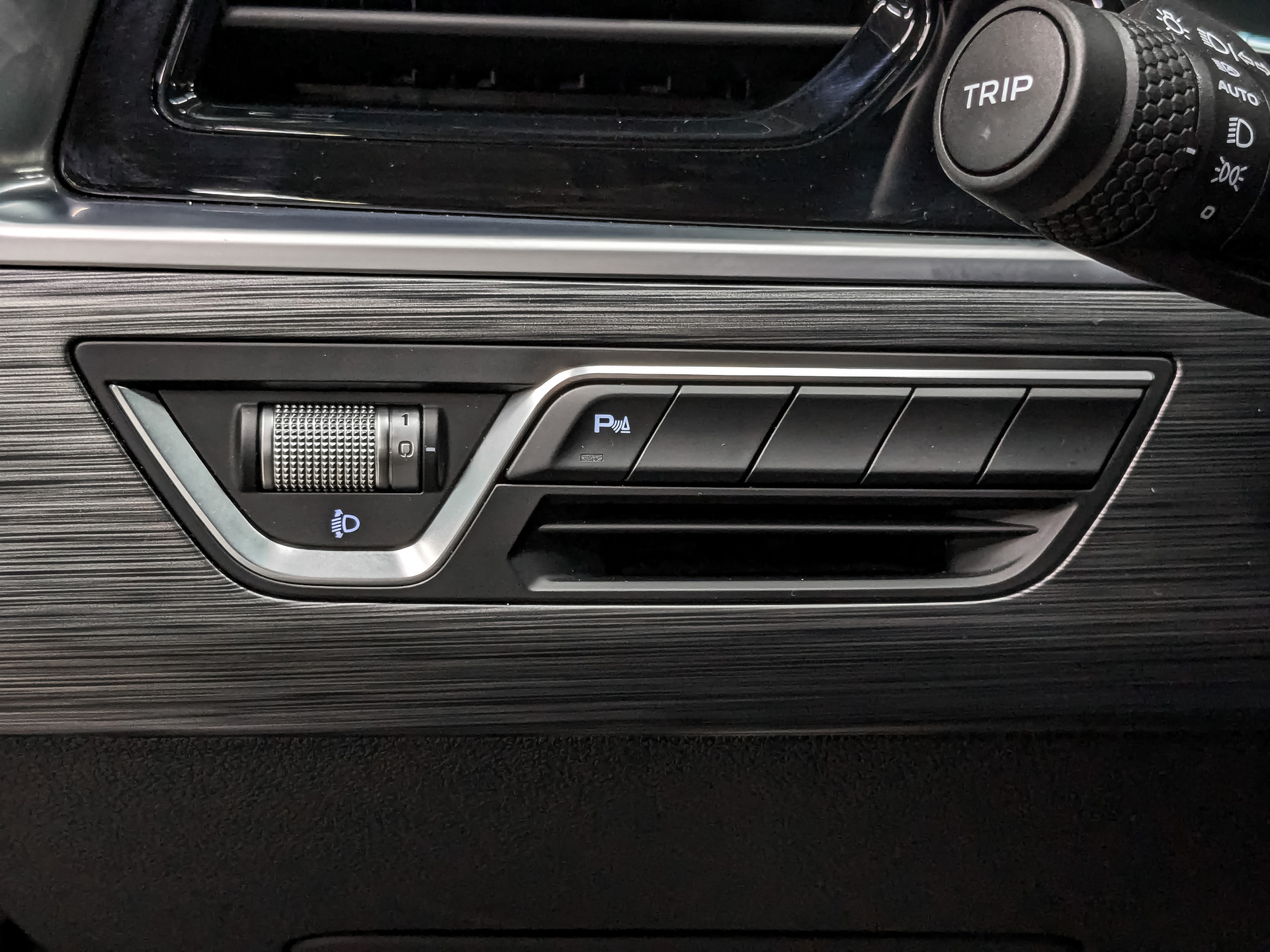 GEELY Tugella 2.00 (238 л.с), автомат, 2023, пробег 33 260 км