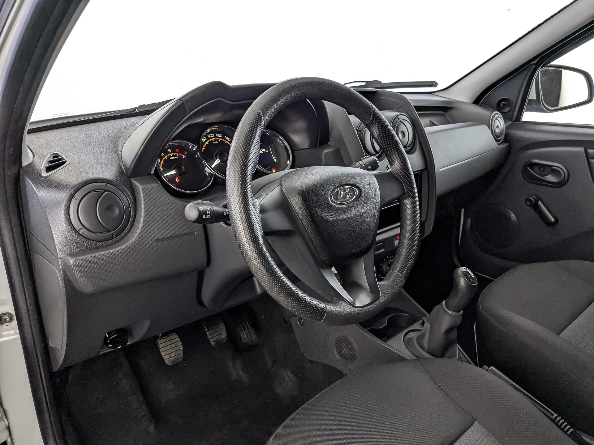 LADA Largus 1.60 (90 л.с), механическая, 2021, пробег 32 820 км