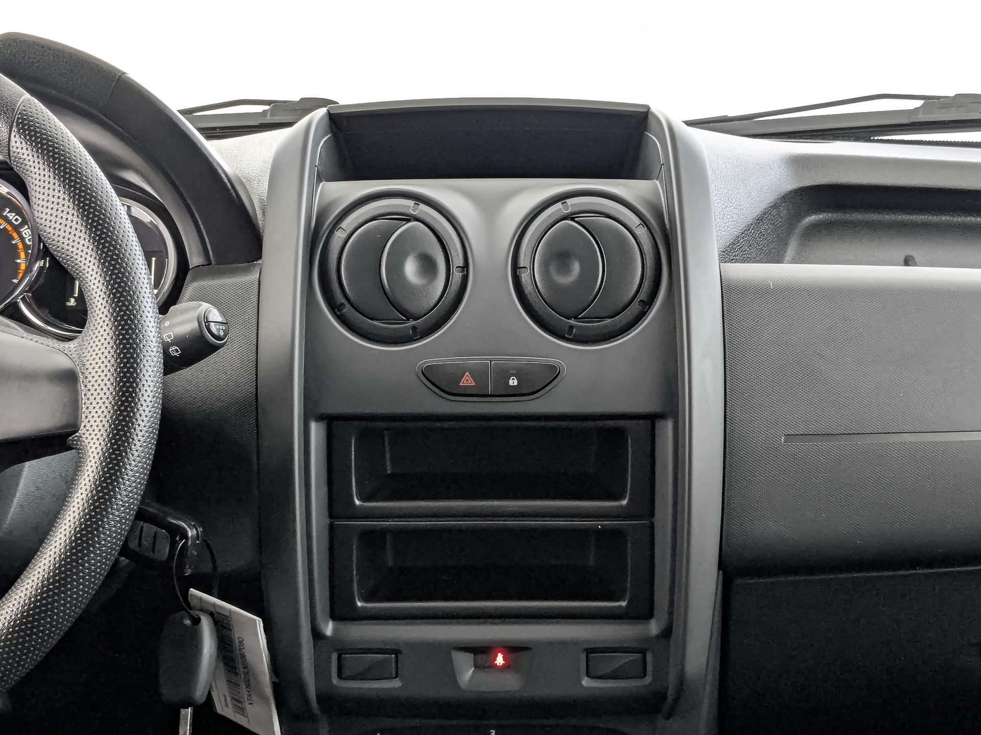 LADA Largus 1.60 (90 л.с), механическая, 2021, пробег 32 820 км