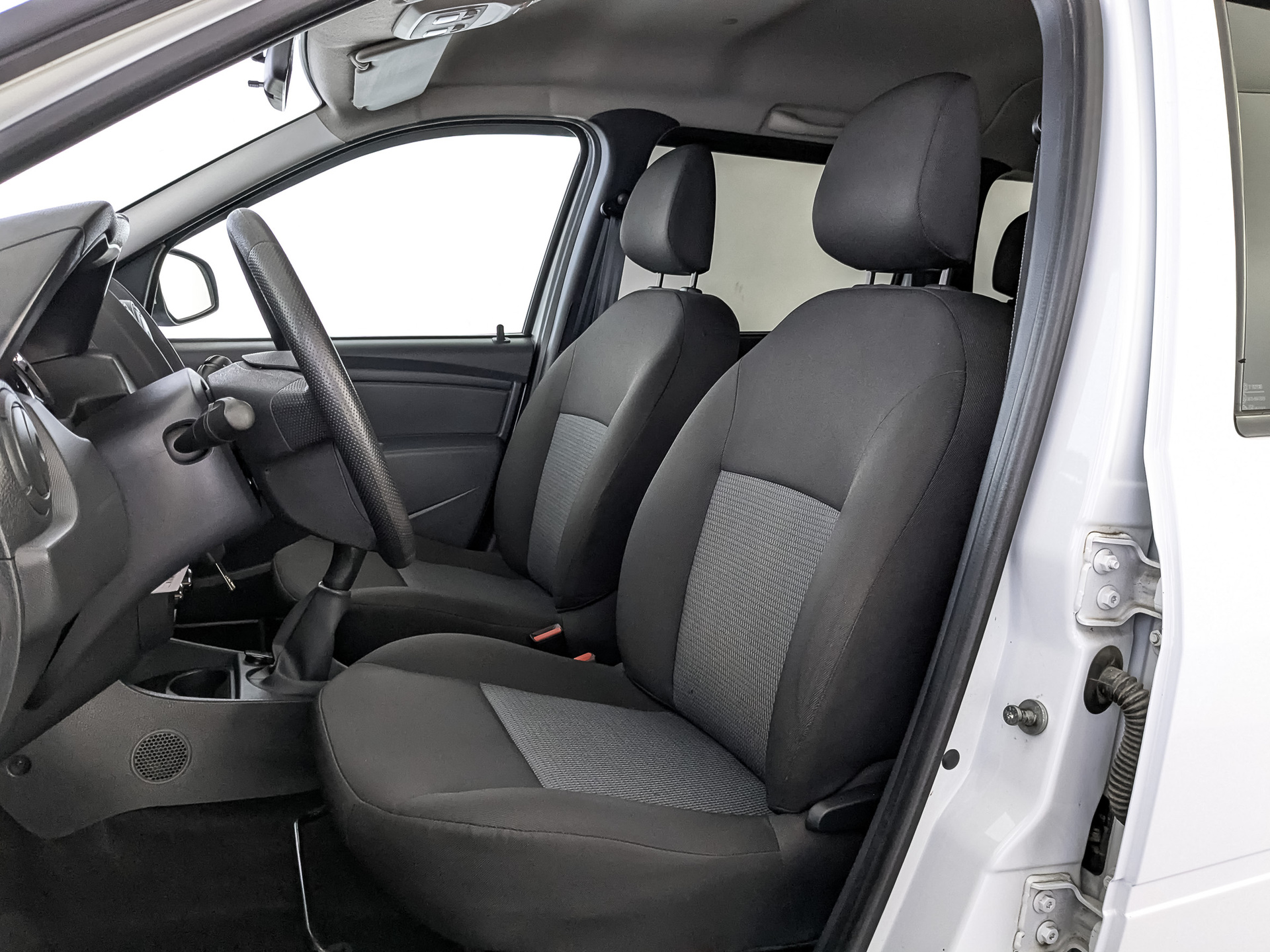 LADA Largus 1.60 (90 л.с), механическая, 2021, пробег 32 820 км