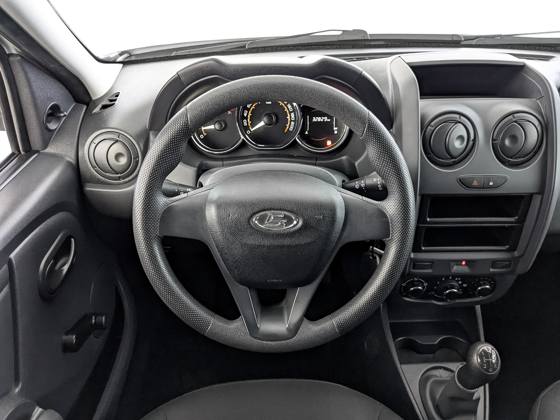 LADA Largus 1.60 (90 л.с), механическая, 2021, пробег 32 820 км