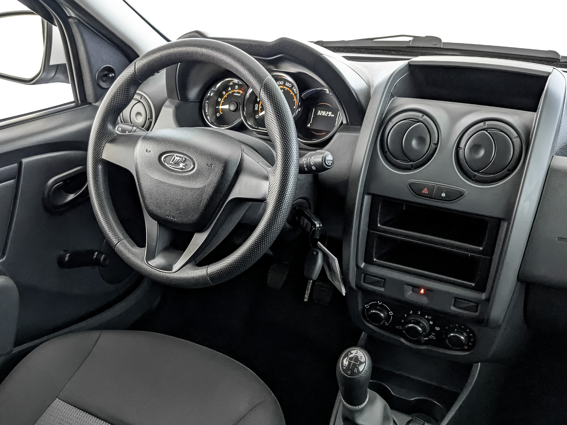 LADA Largus 1.60 (90 л.с), механическая, 2021, пробег 32 820 км