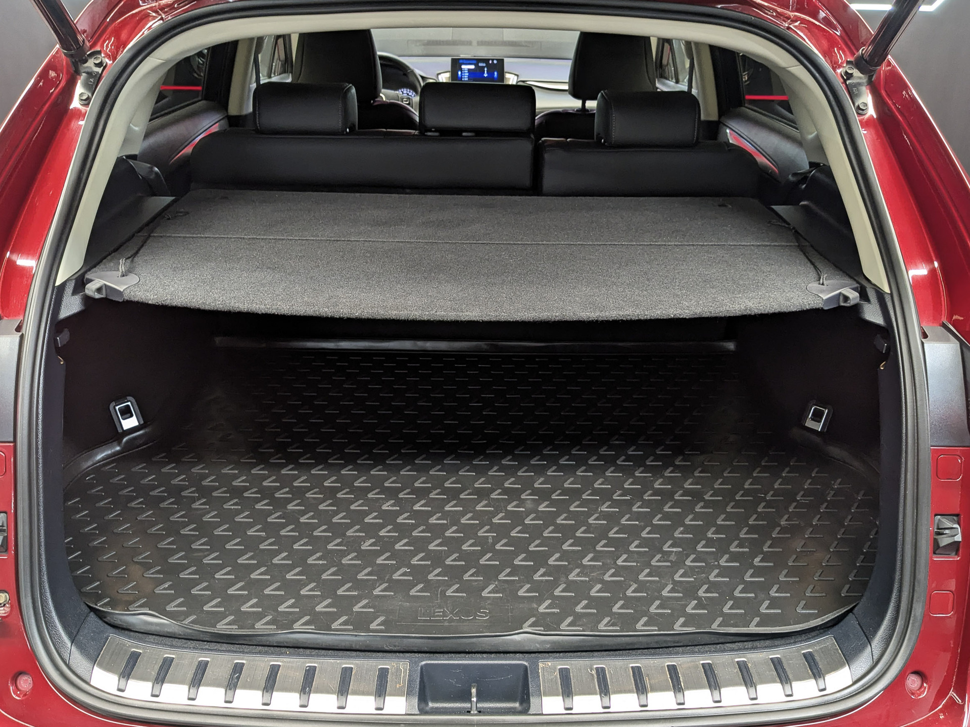 LEXUS NX 2.00 (150 л.с), автомат, 2017, пробег 168 946 км