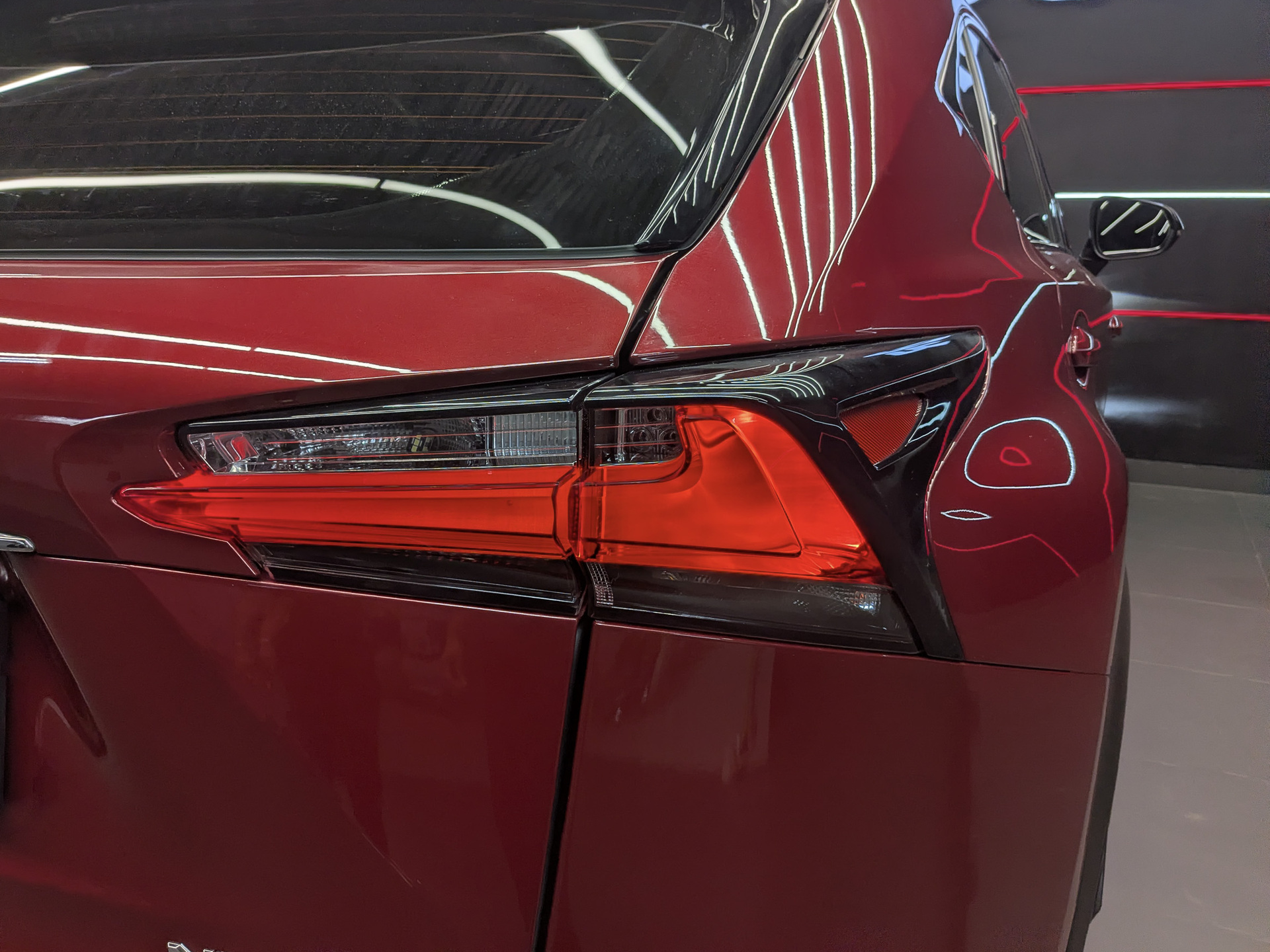 LEXUS NX 2.00 (150 л.с), автомат, 2017, пробег 168 946 км