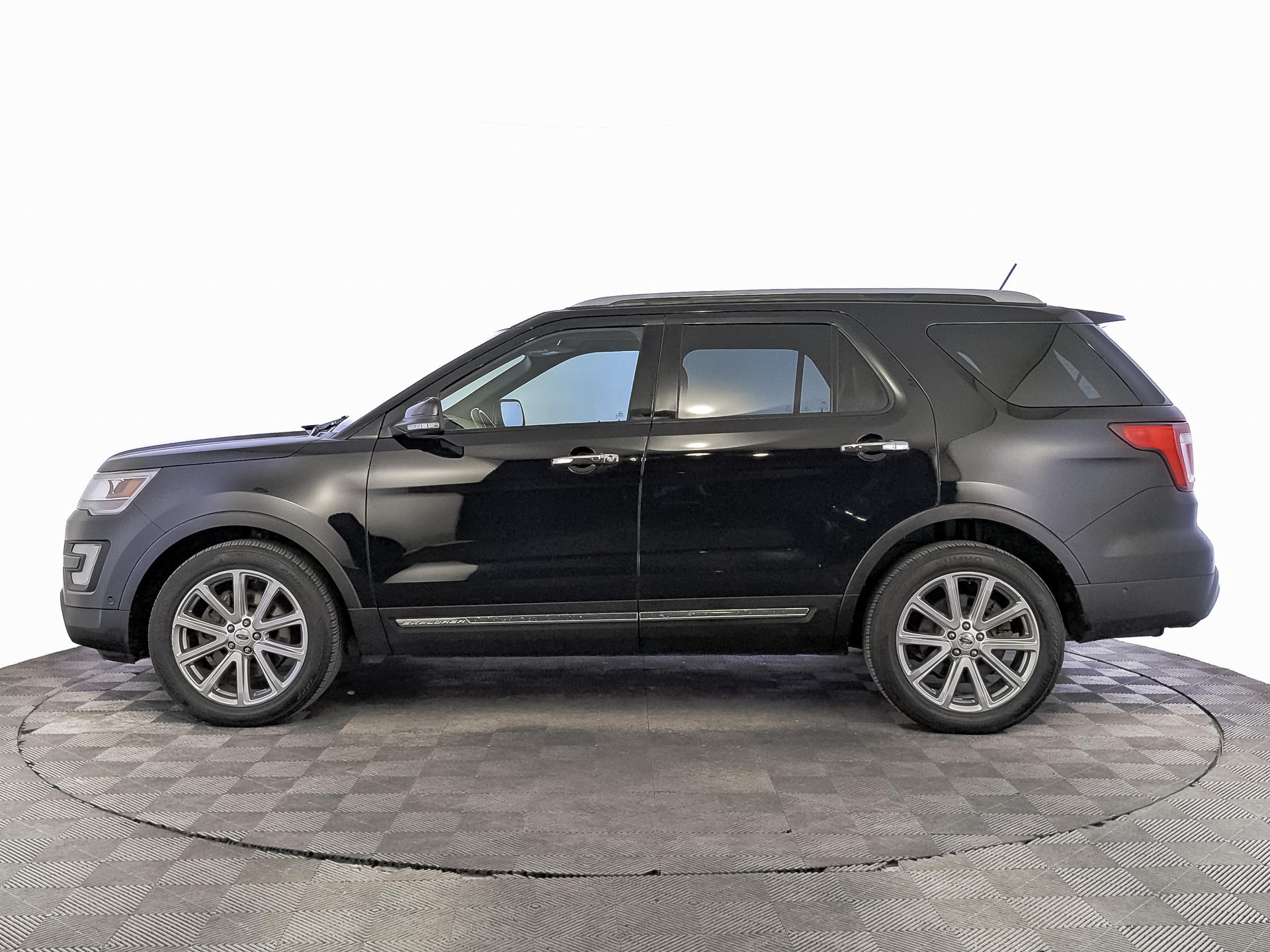 FORD Explorer 3.50 (249 л.с), автомат, 2017, пробег 147 837 км