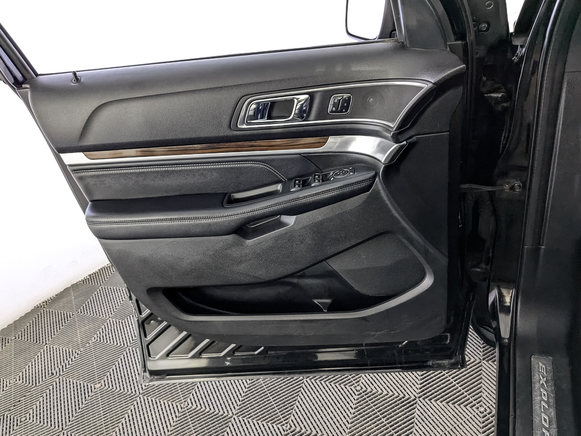 FORD Explorer 3.50 (249 л.с), автомат, 2017, пробег 147 837 км