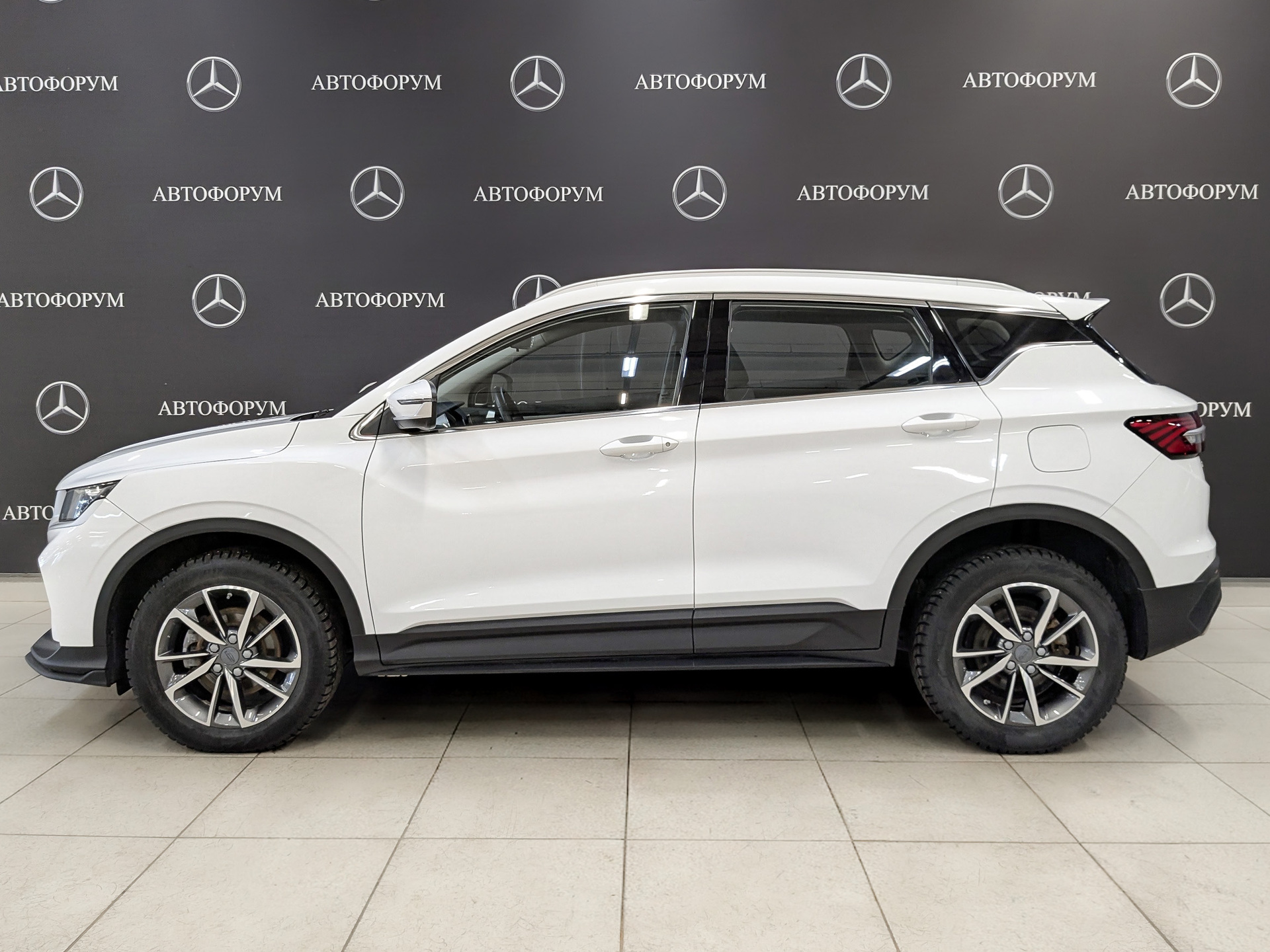 GEELY Coolray 1.50 (149 л.с), автомат, 2023, пробег 44 110 км