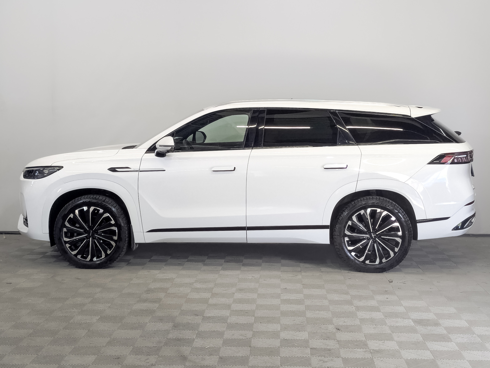 JAECOO J8 2.00 (249 л.с), автомат, 2024, пробег 35 836 км
