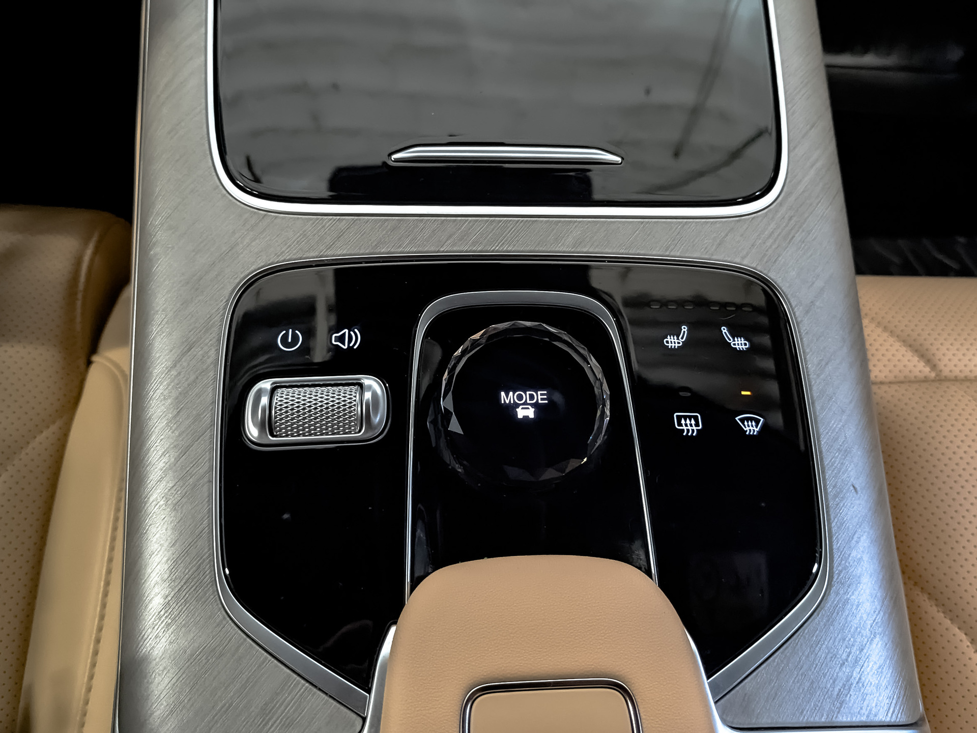 JAECOO J8 2.00 (249 л.с), автомат, 2024, пробег 35 836 км