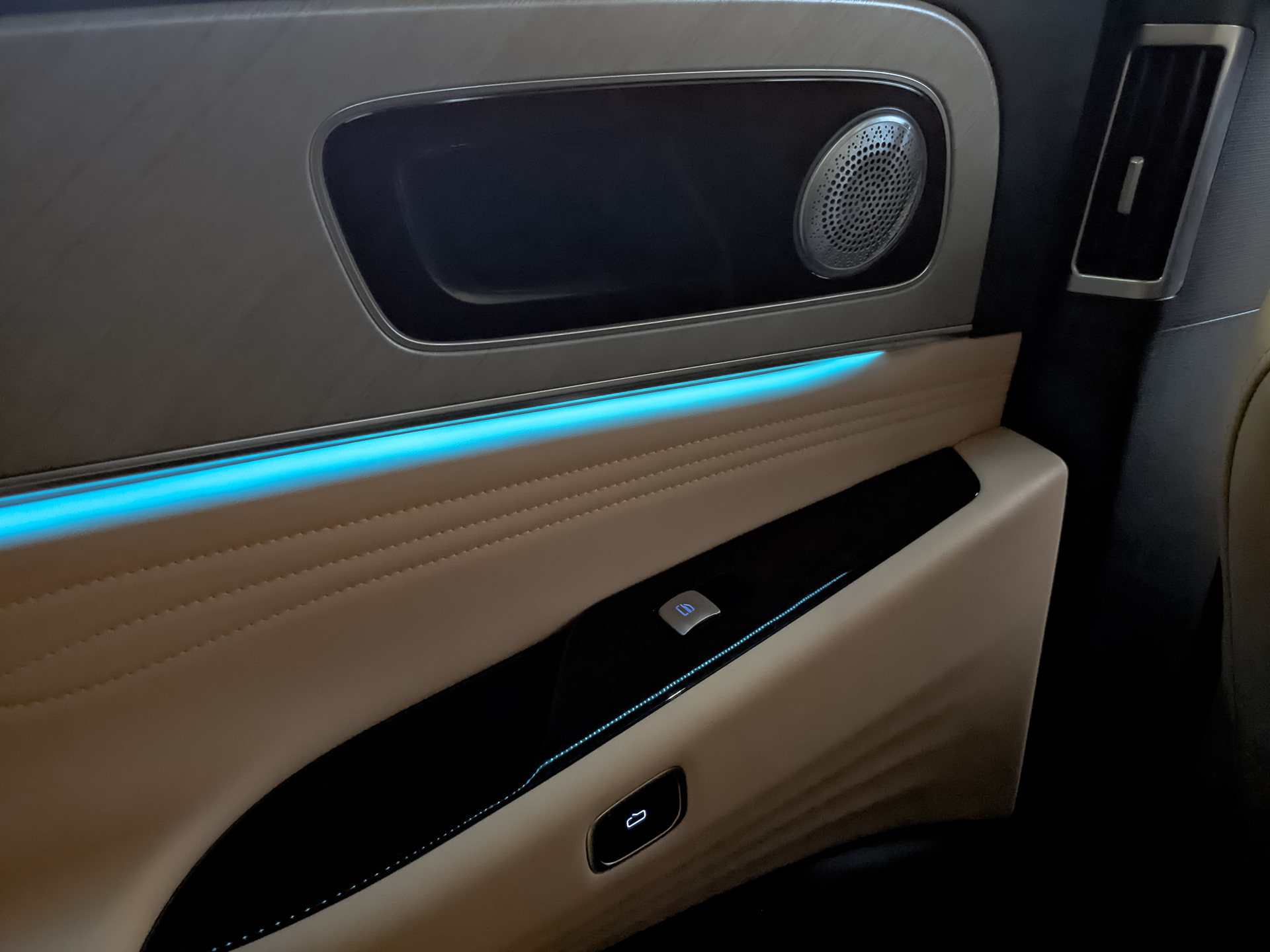 JAECOO J8 2.00 (249 л.с), автомат, 2024, пробег 35 836 км