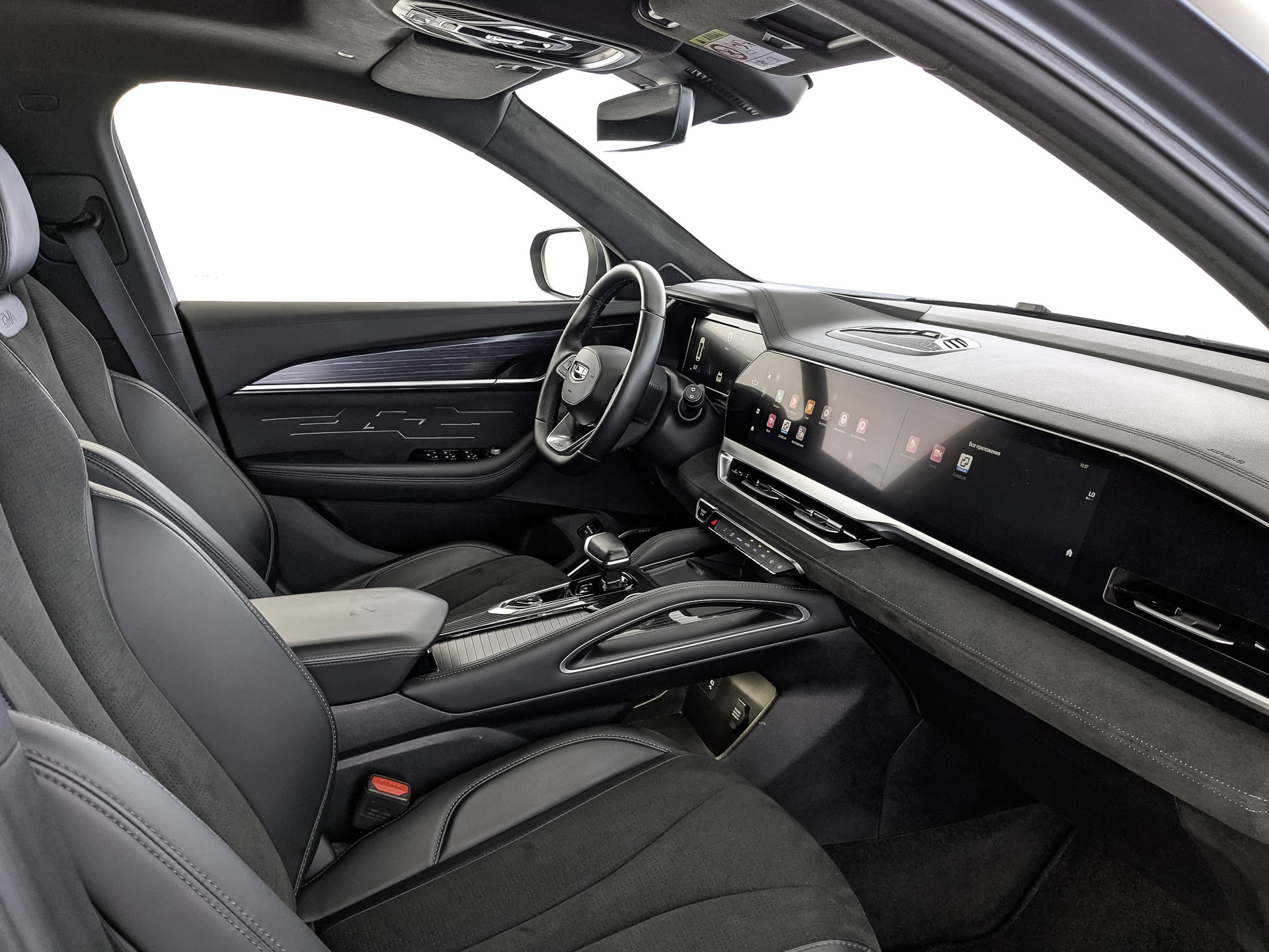 GEELY Monjaro 2.00 (238 л.с), автомат, 2024, пробег 27 396 км
