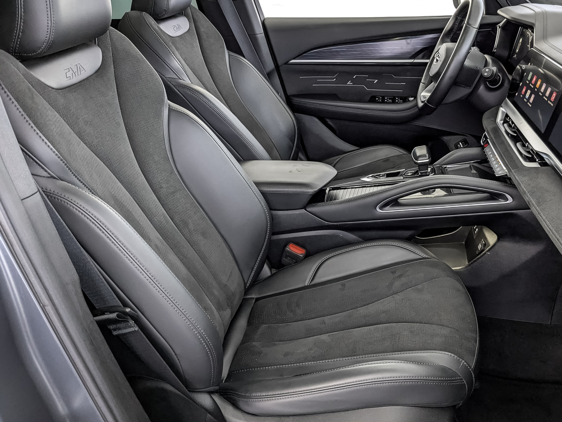 GEELY Monjaro 2.00 (238 л.с), автомат, 2024, пробег 27 396 км