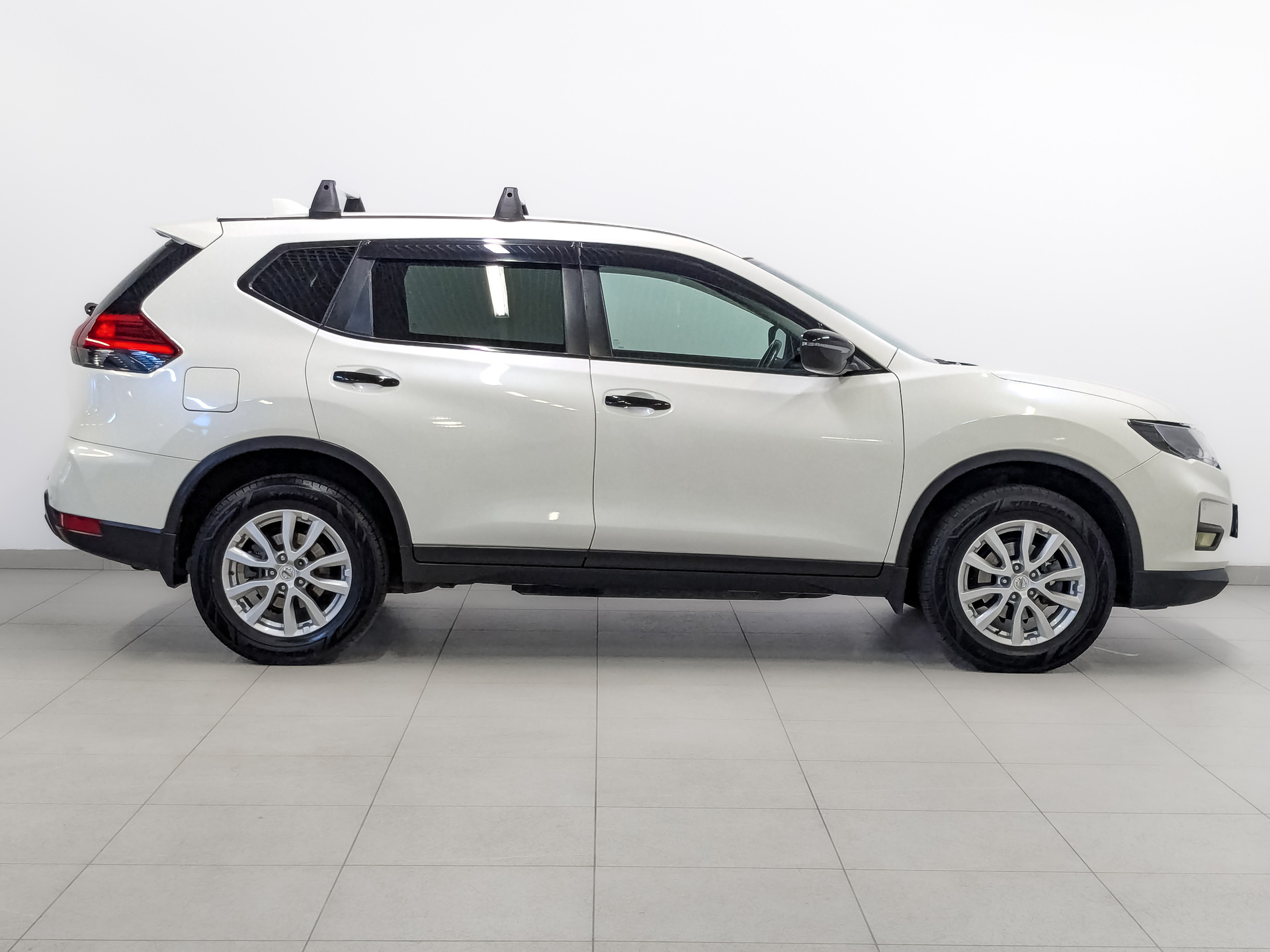 NISSAN X-Trail 2.00 (144 л.с), автомат, 2019, пробег 94 400 км