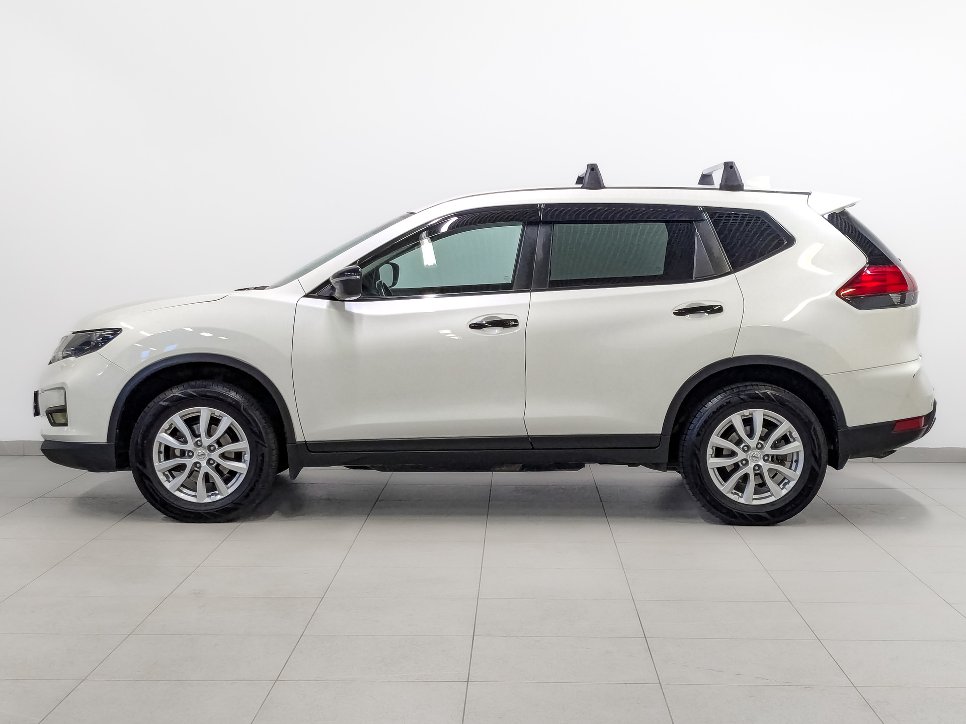 NISSAN X-Trail 2.00 (144 л.с), автомат, 2019, пробег 94 400 км