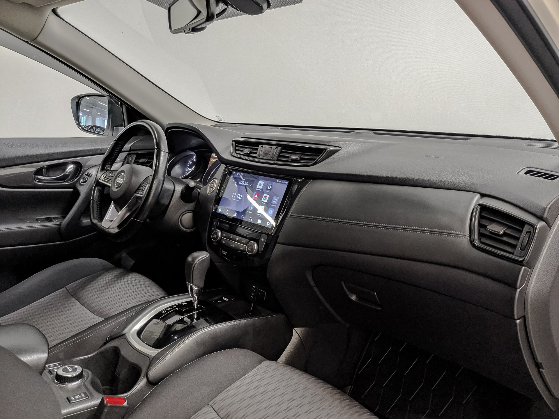 NISSAN X-Trail 2.00 (144 л.с), автомат, 2019, пробег 94 400 км