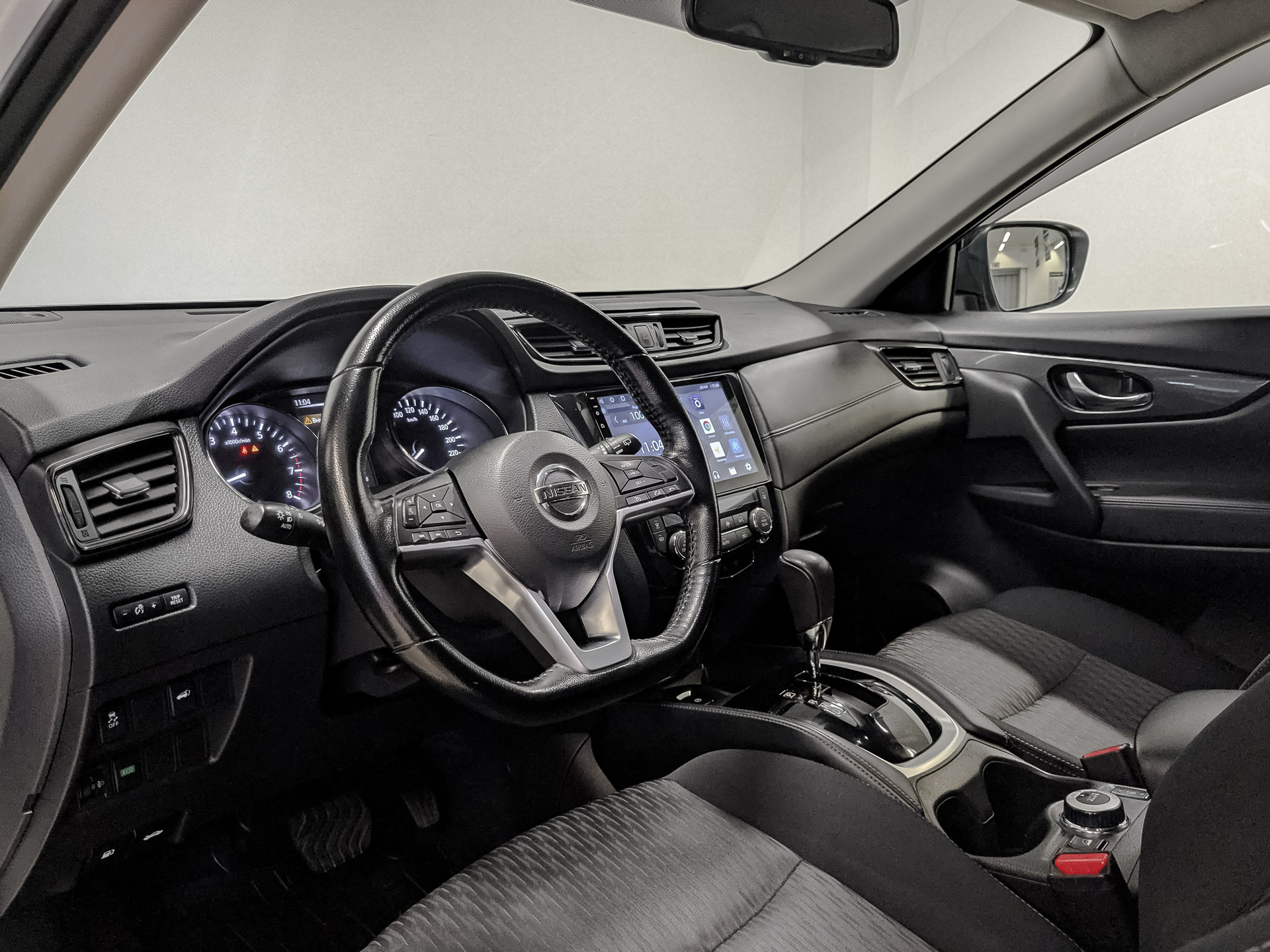NISSAN X-Trail 2.00 (144 л.с), автомат, 2019, пробег 94 400 км