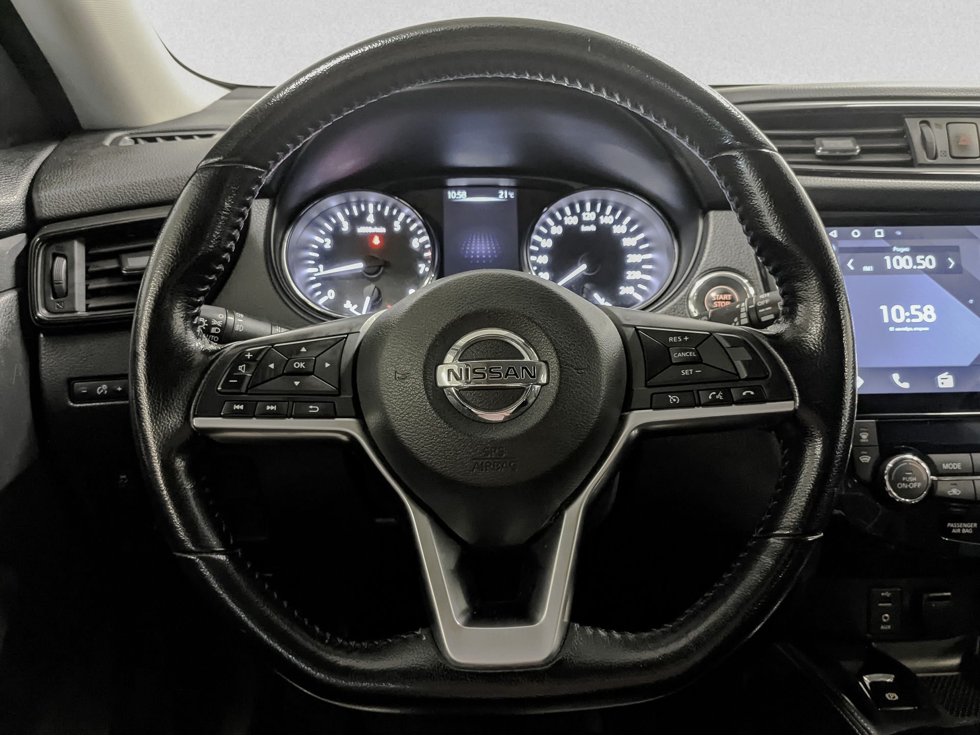 NISSAN X-Trail 2.00 (144 л.с), автомат, 2019, пробег 94 400 км