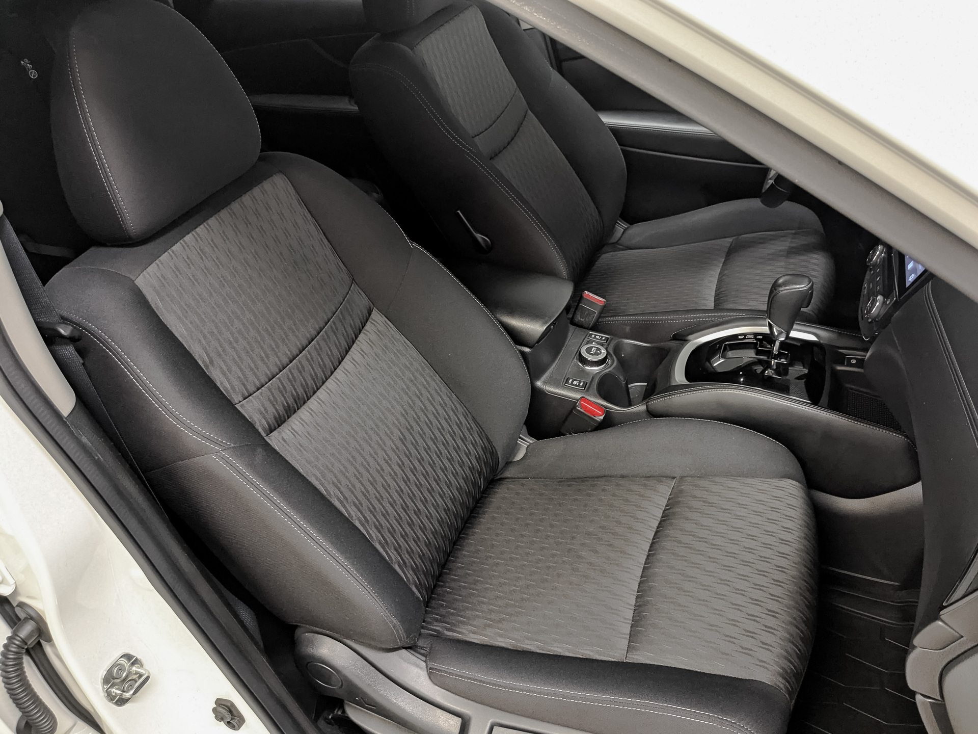 NISSAN X-Trail 2.00 (144 л.с), автомат, 2019, пробег 94 400 км