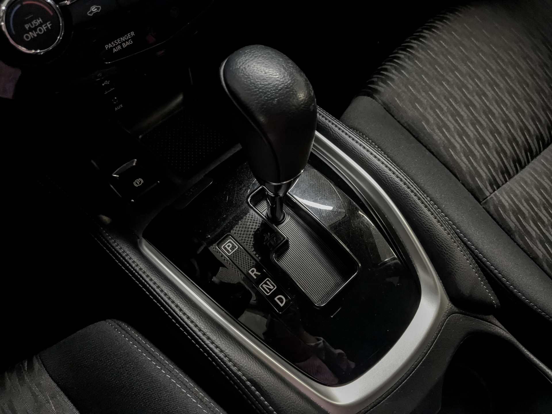 NISSAN X-Trail 2.00 (144 л.с), автомат, 2019, пробег 94 400 км