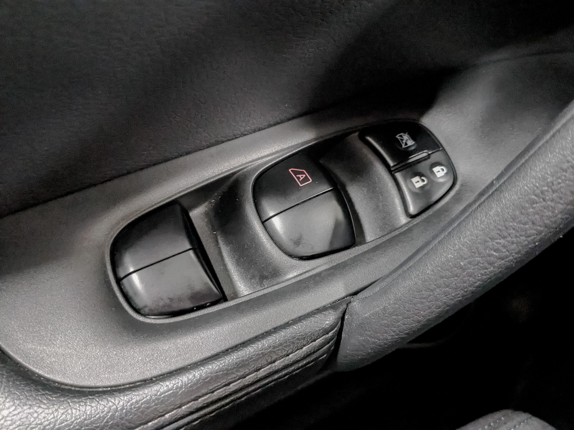 NISSAN X-Trail 2.00 (144 л.с), автомат, 2019, пробег 94 400 км