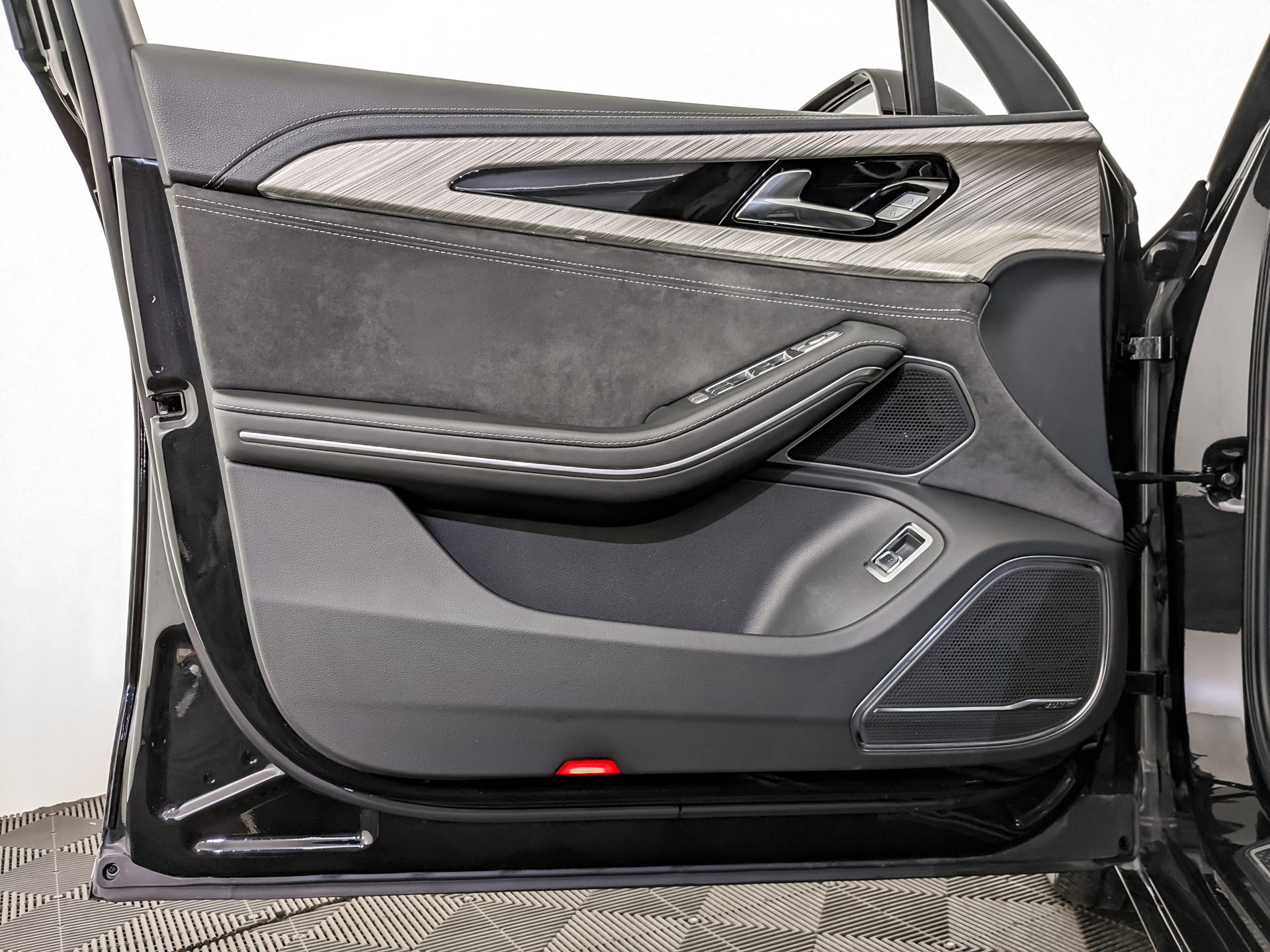 HONGQI H9 2.00 (245 л.с), автомат, 2023, пробег 70 415 км