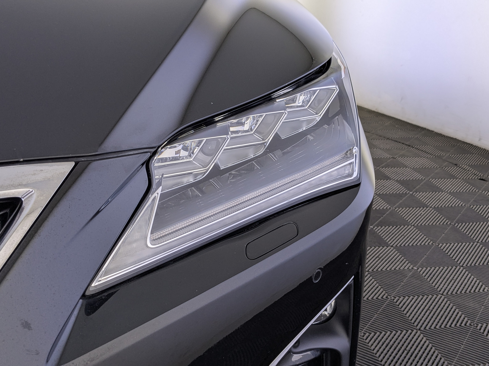 LEXUS RX 2.00 (238 л.с), автомат, 2019, пробег 87 750 км