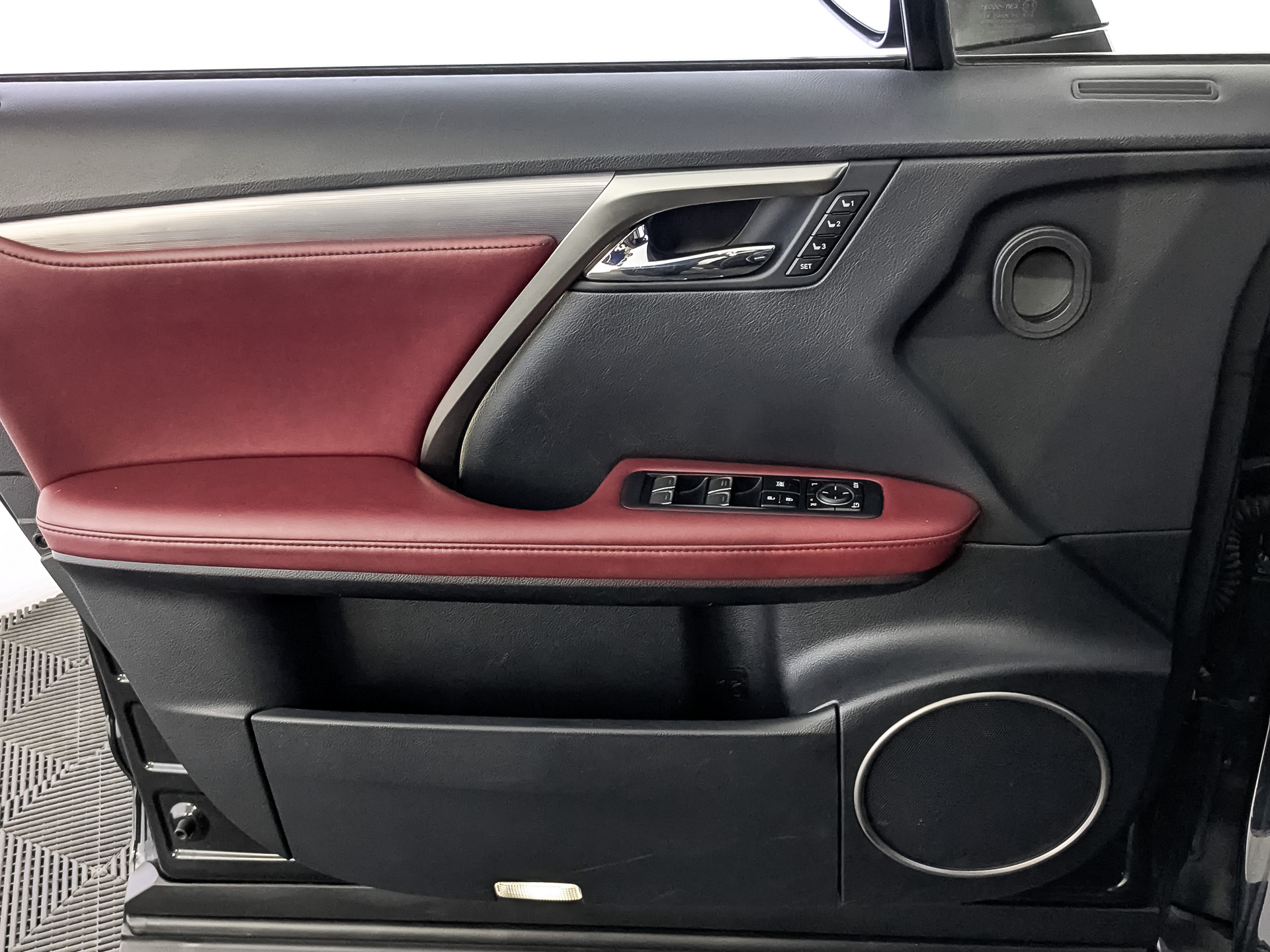 LEXUS RX 2.00 (238 л.с), автомат, 2019, пробег 87 750 км