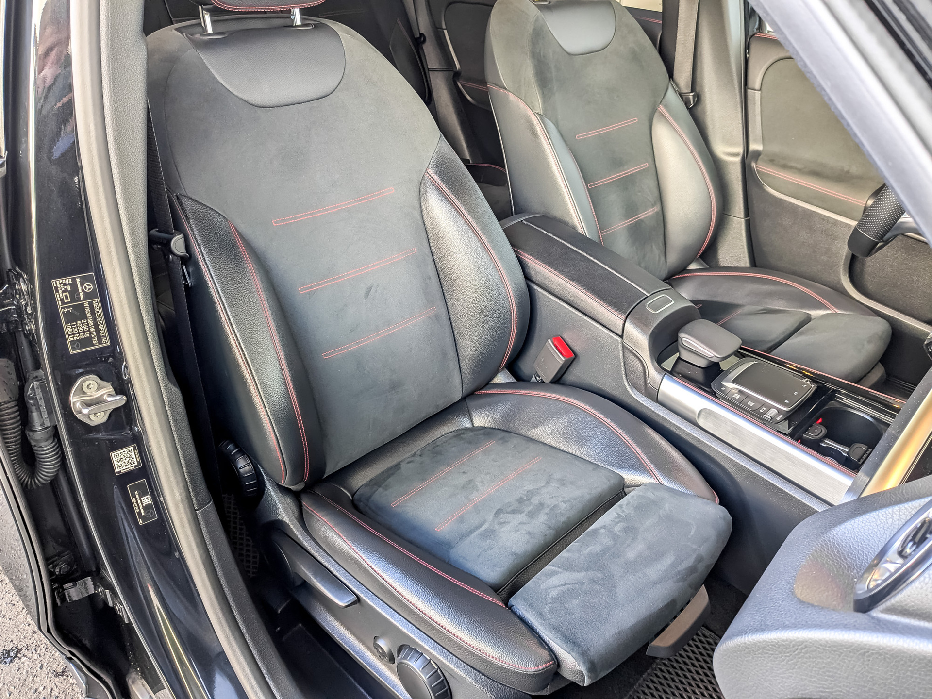 MERCEDES-BENZ GLB 1.30 (150 л.с), автомат, 2021, пробег 64 051 км