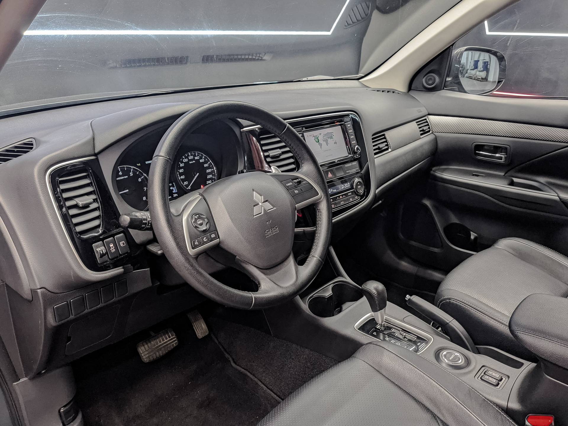 MITSUBISHI Outlander 2.40 (167 л.с), автомат, 2013, пробег 76 575 км